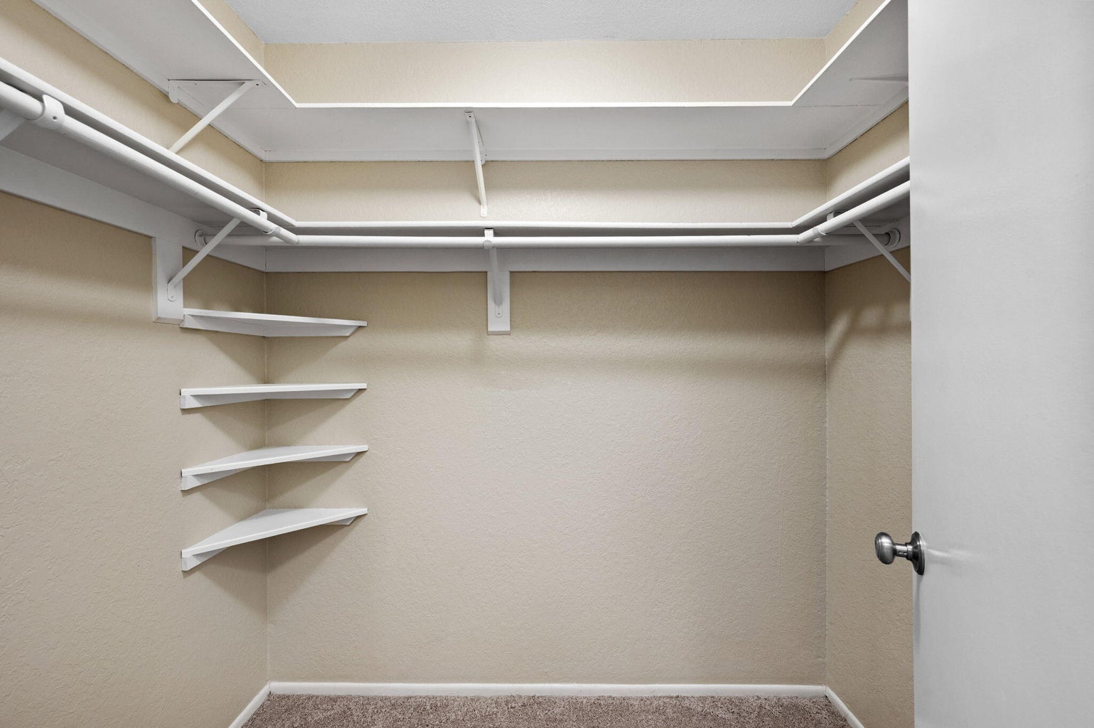 Indio, California, 92203, United States, 3 Bedrooms Bedrooms, ,2 BathroomsBathrooms,Residential,For Sale,1973711