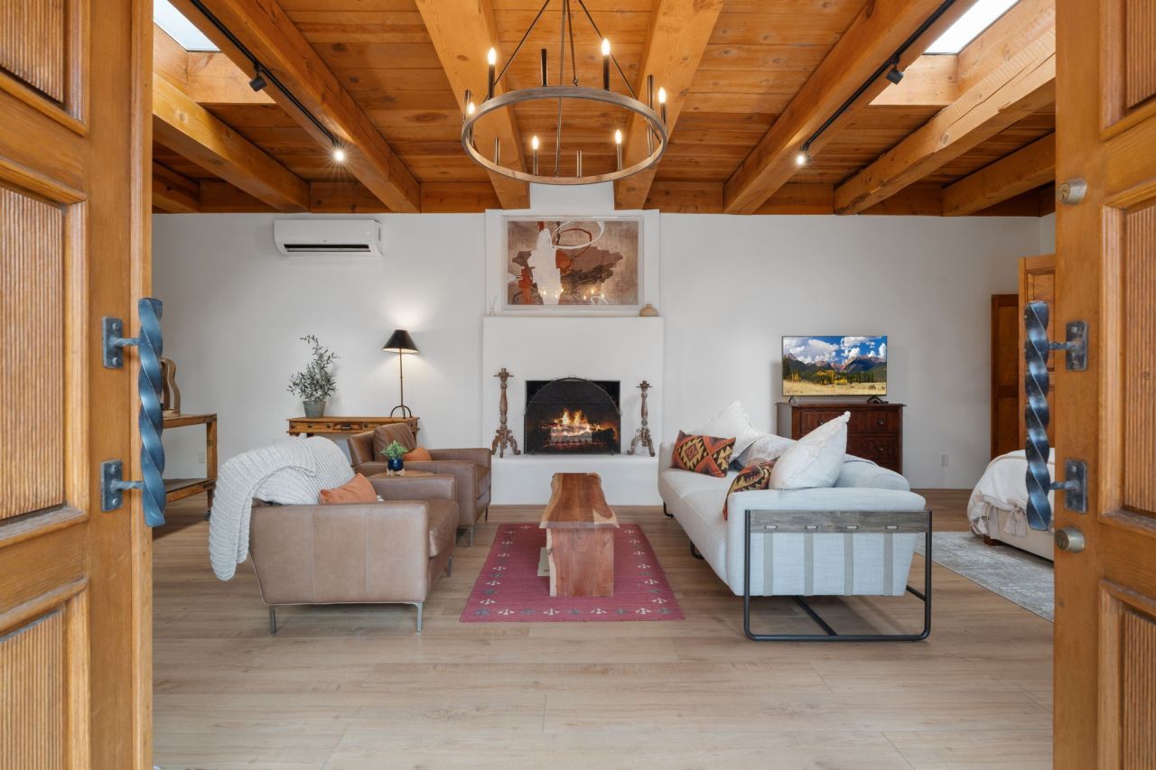 Santa Fe, New Mexico, 87501, United States, ,1 BathroomBathrooms,Residential,For Sale,1926126