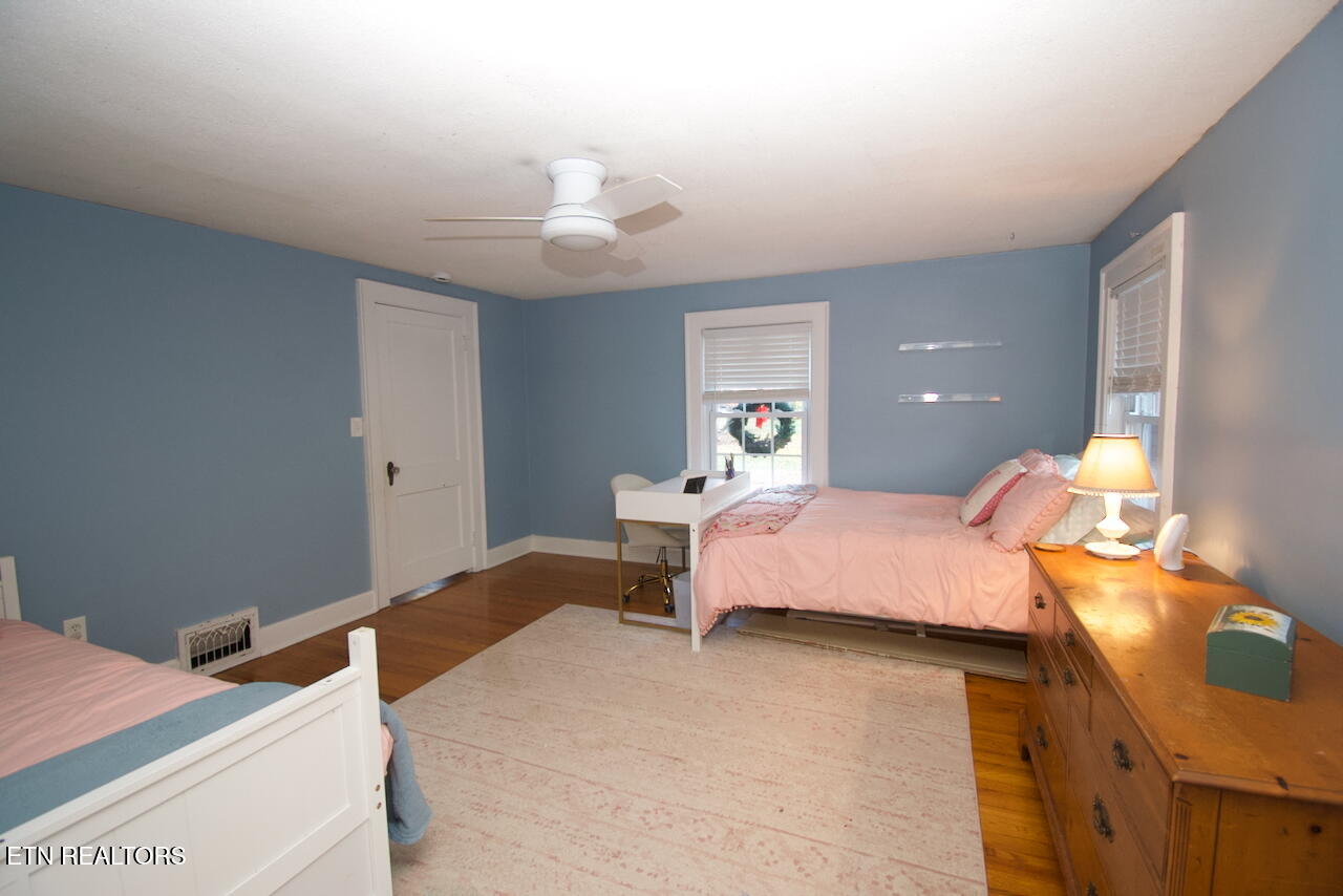 Maryville, Tennessee, 37803, United States, 4 Bedrooms Bedrooms, ,3 BathroomsBathrooms,Residential,For Sale,1989272