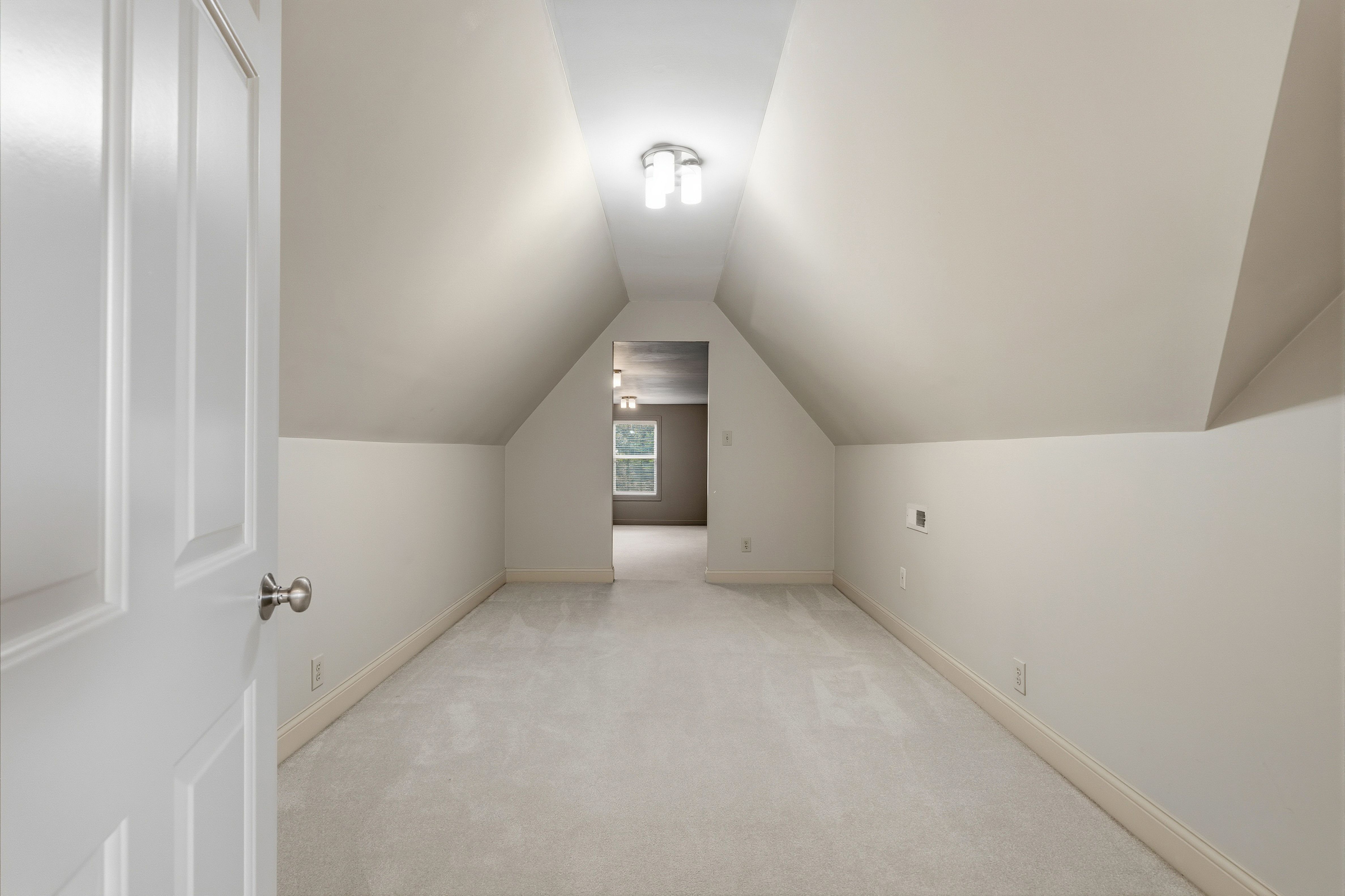  4713 Lyons View Pike, Knoxville, TN 37919 - 物件實景