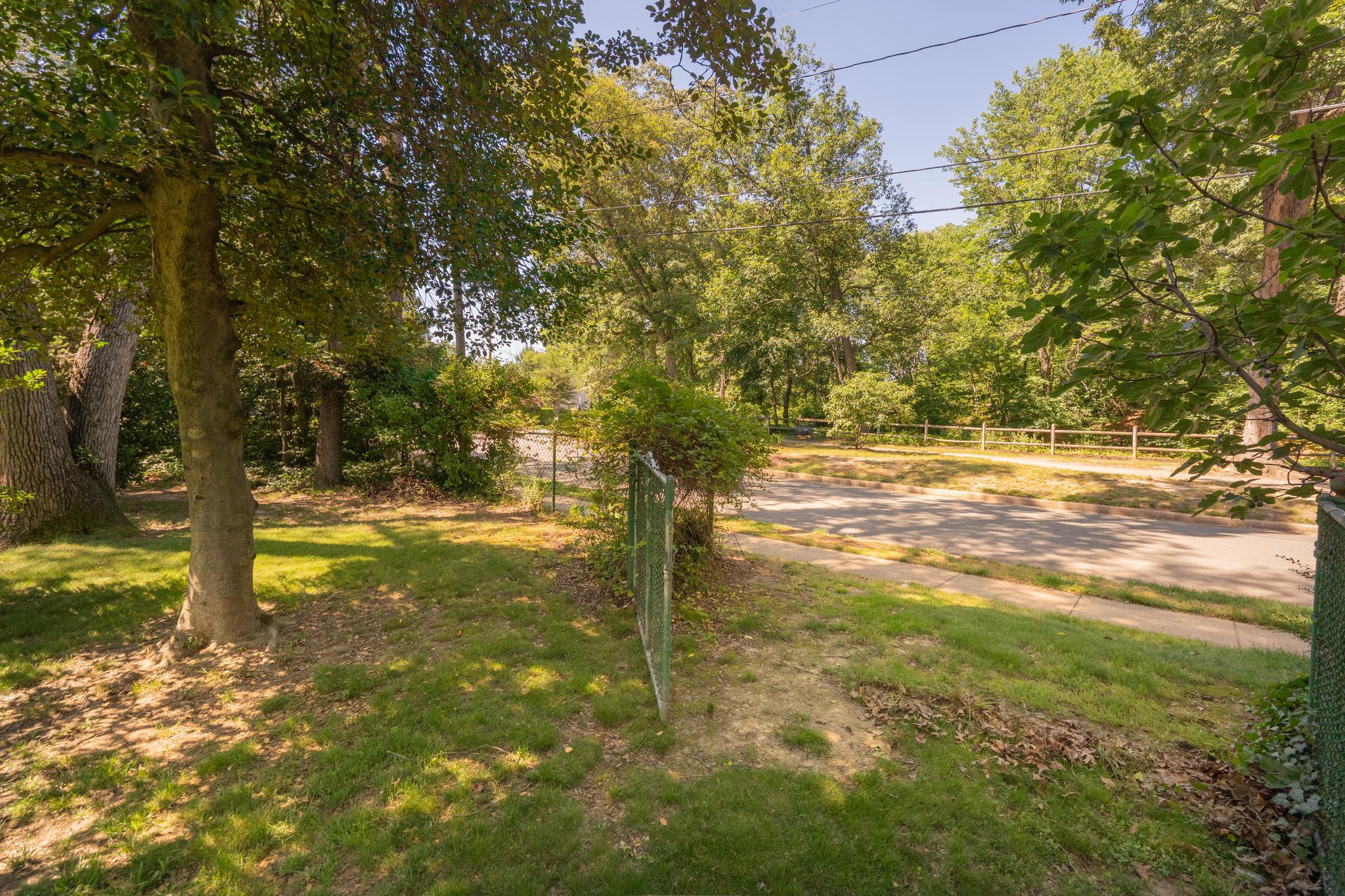  2101 Woodmont Road, Alexandria, VA, 22307 - 物件實景