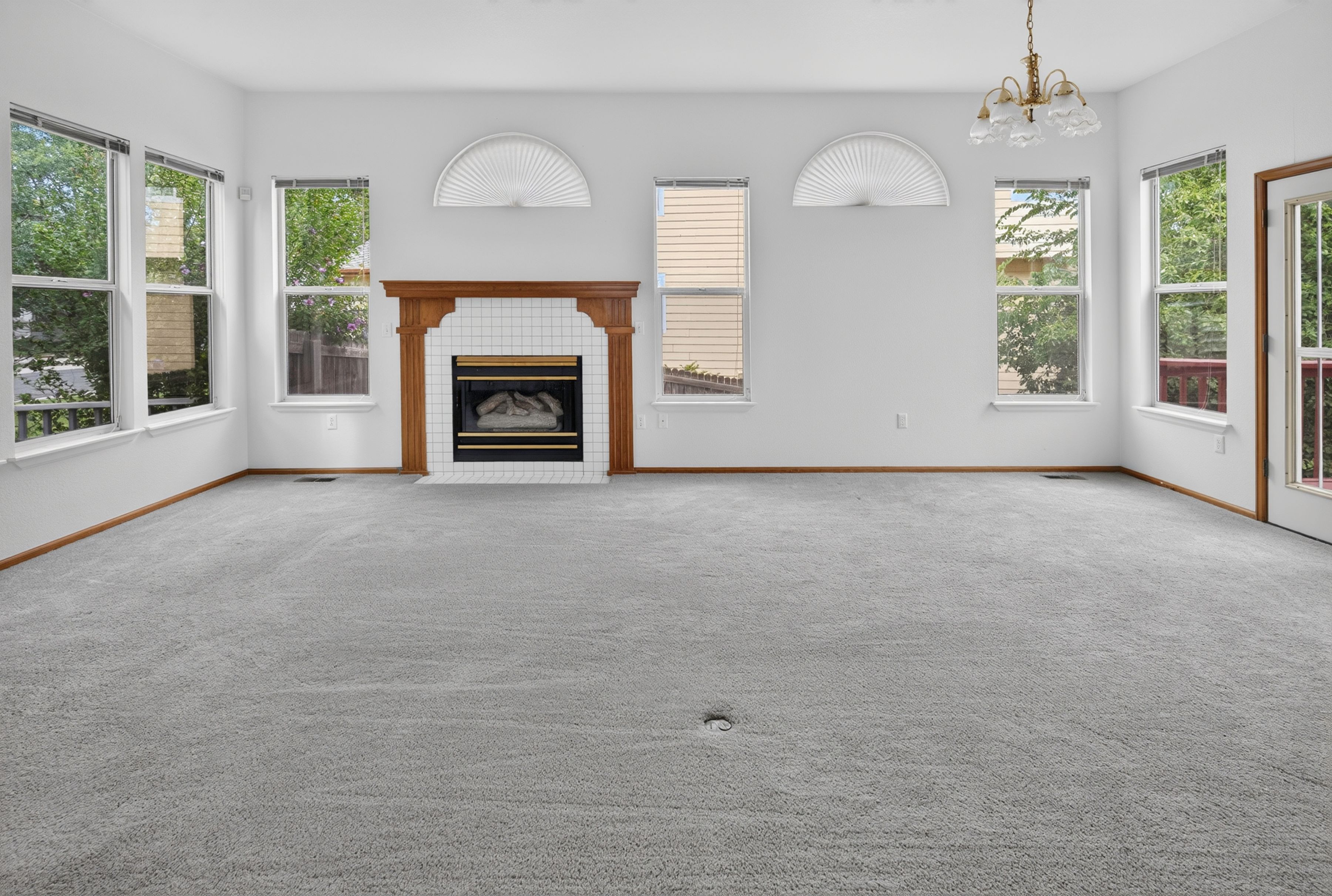 Lovingly Maintained Home in the Highly Sought-After Hunters Glen Community - 物件實景
