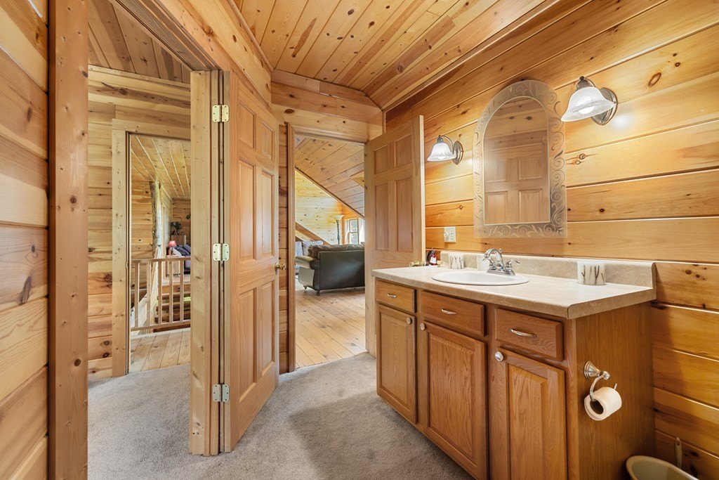 Hayesville, North Carolina, 28904, United States, 3 Bedrooms Bedrooms, ,4 BathroomsBathrooms,Residential,For Sale,1909515
