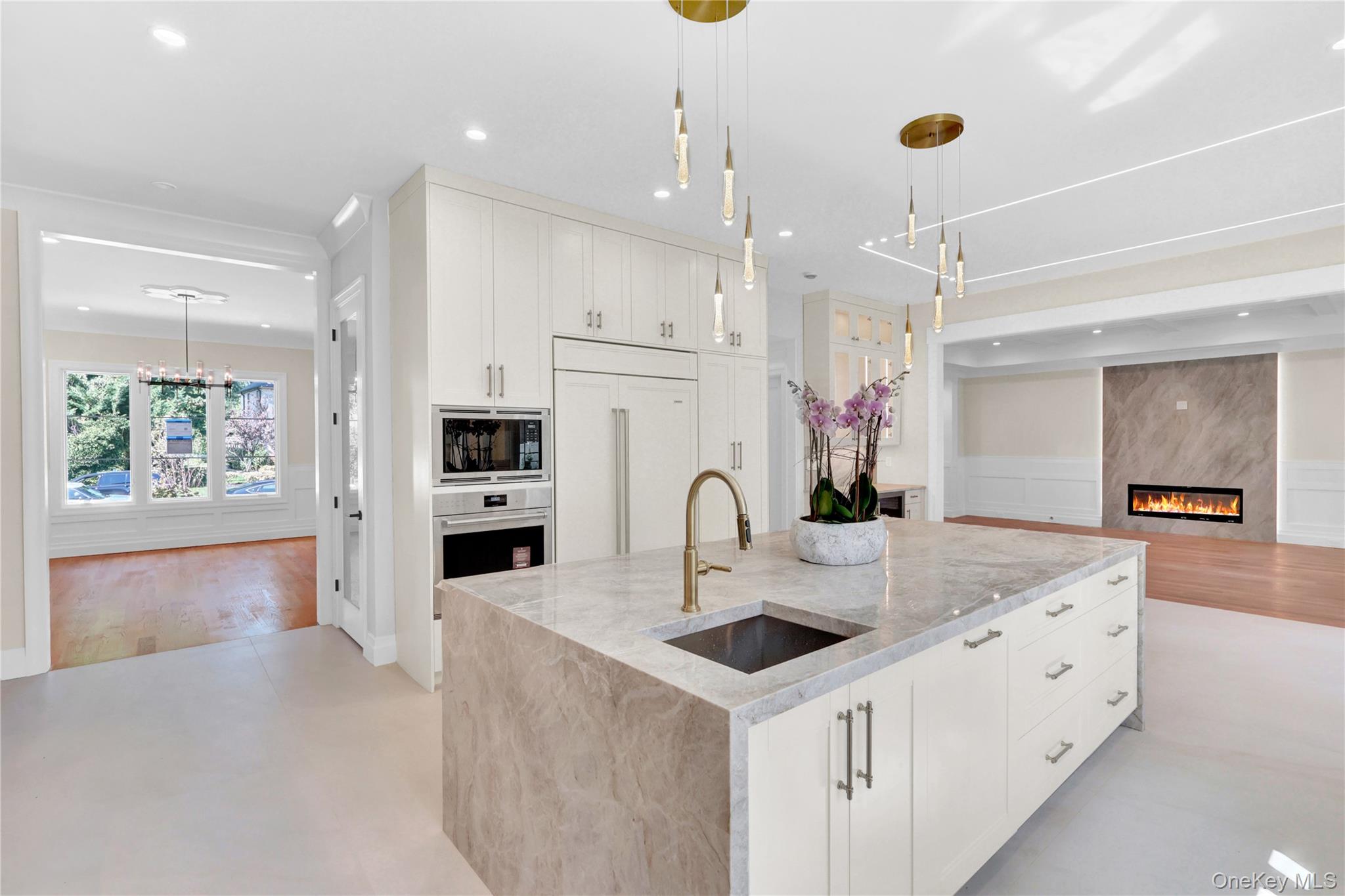  25 Hemlock Lane, Roslyn Heights, NY, 11577 - 物件實景