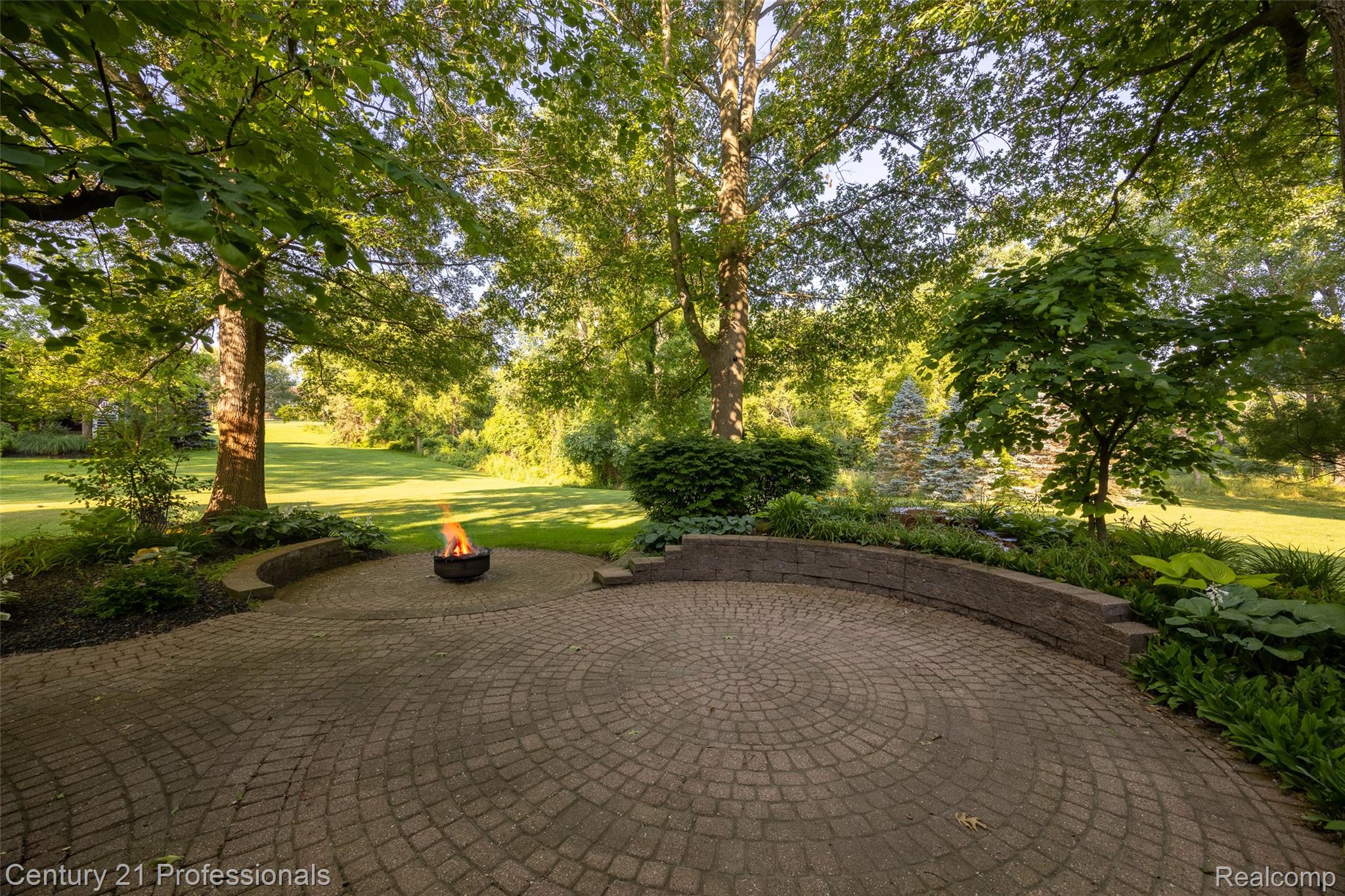 Rochester, Michigan, 48306, United States, 4 Bedrooms Bedrooms, ,3 BathroomsBathrooms,Residential,For Sale,1943231