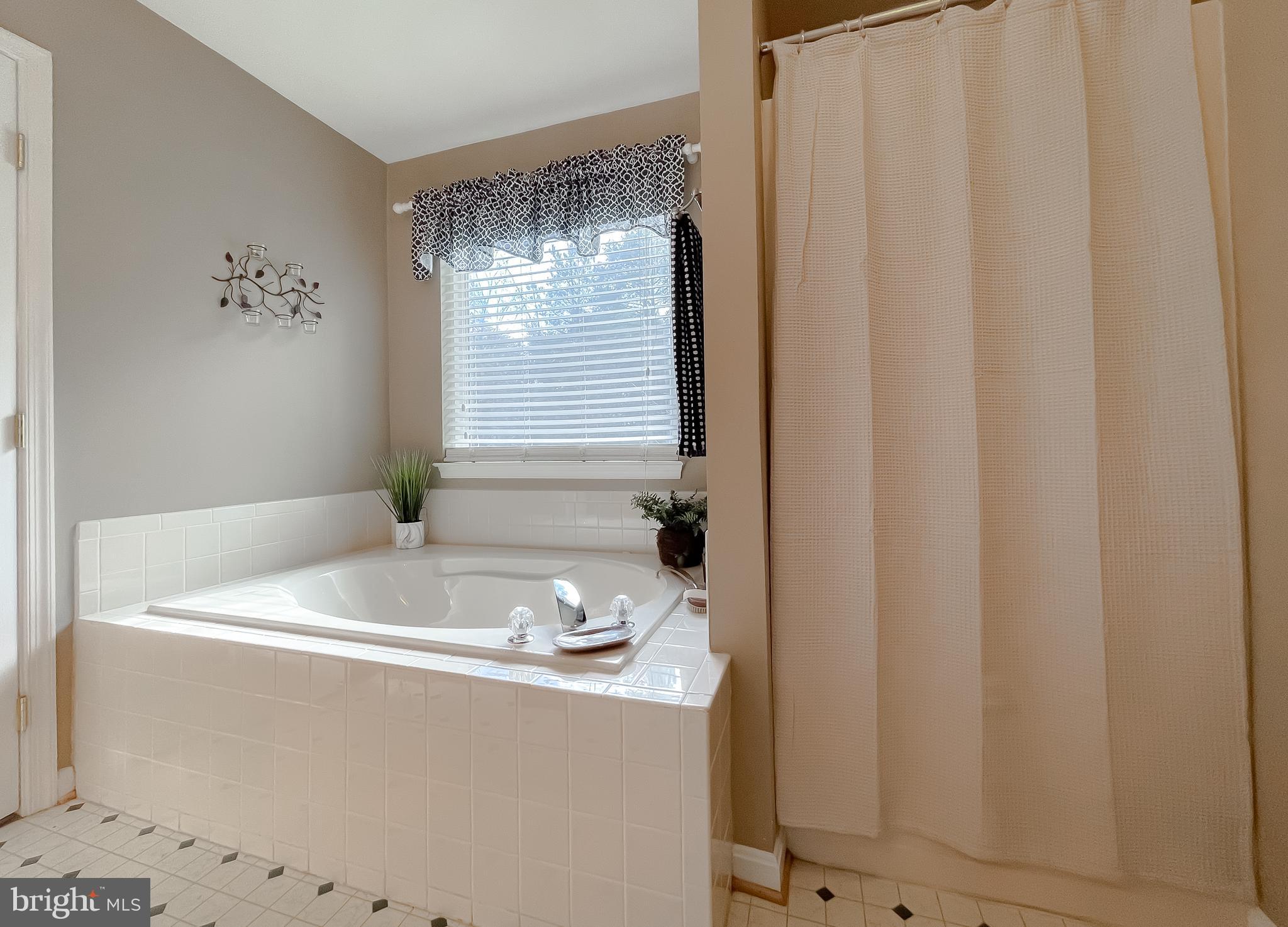 Leonardtown, Maryland, 20650, United States, 5 Bedrooms Bedrooms, ,4 BathroomsBathrooms,Residential,For Sale,2006154