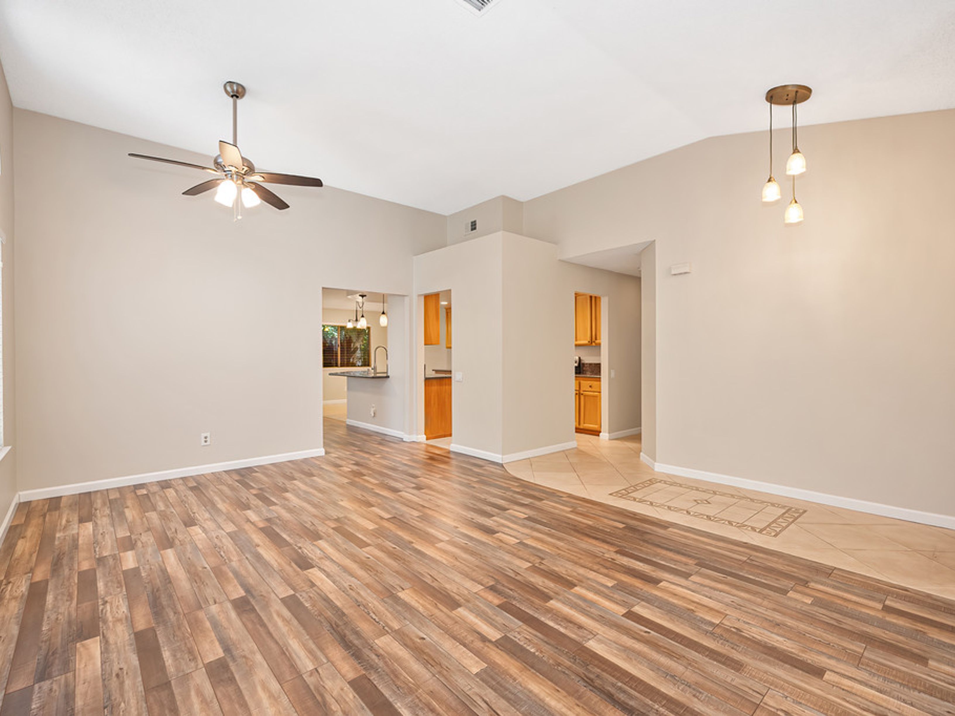  2712 Stoughton Way, Sacramento, CA 95827 - 物件實景