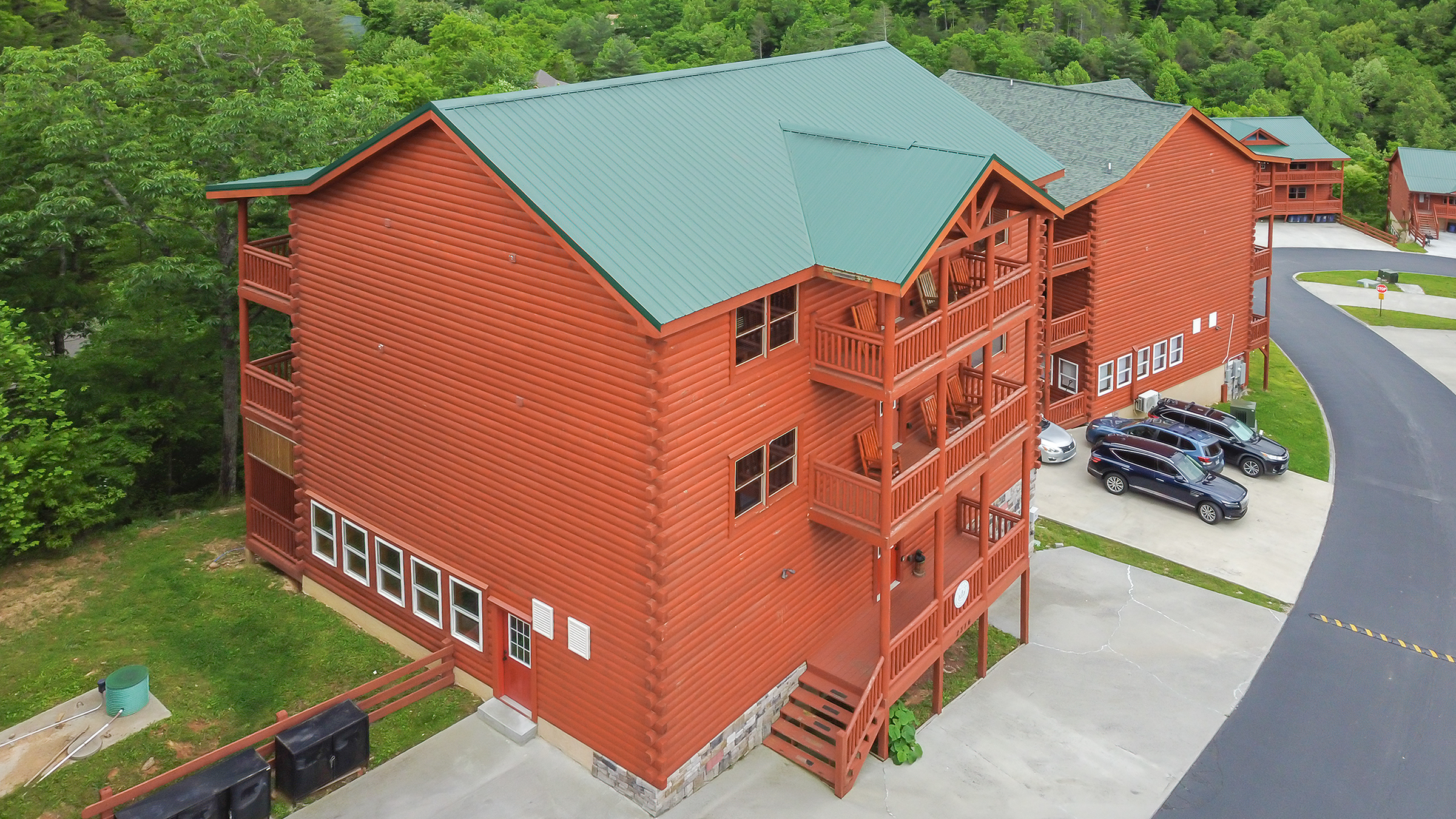 Sevierville, Tennessee, 37862, United States, 6 Bedrooms Bedrooms, ,7 BathroomsBathrooms,Residential,For Sale,1798299
