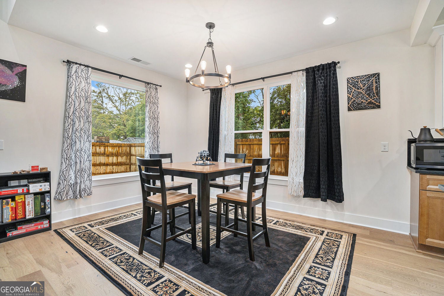 Marietta, Georgia, 30060, United States, 4 Bedrooms Bedrooms, ,4 BathroomsBathrooms,Residential,For Sale,1973518