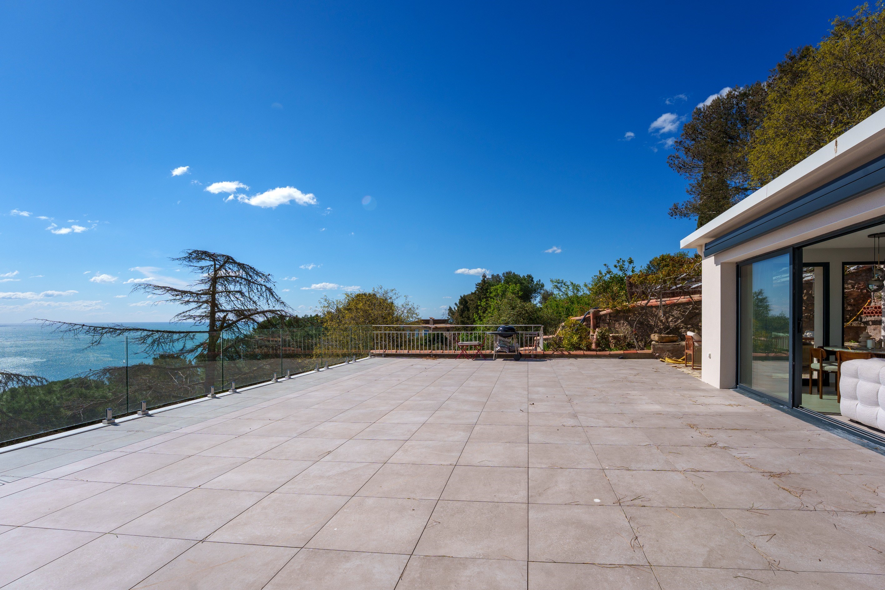  A balcony overlooking the Mediterranean… - 物件實景