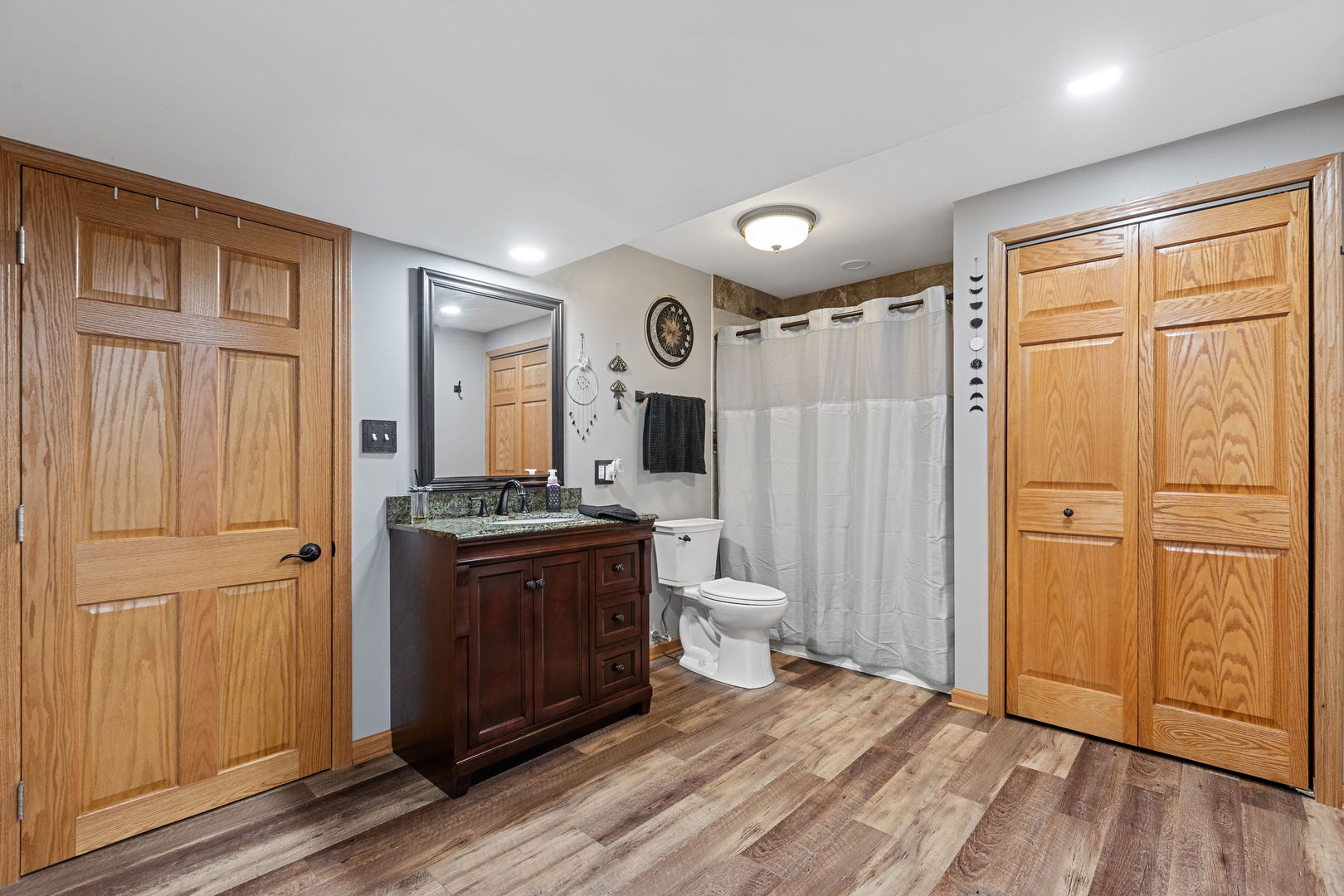 McHenry, Illinois, 60051, United States, 5 Bedrooms Bedrooms, ,5 BathroomsBathrooms,Residential,For Sale,1912469