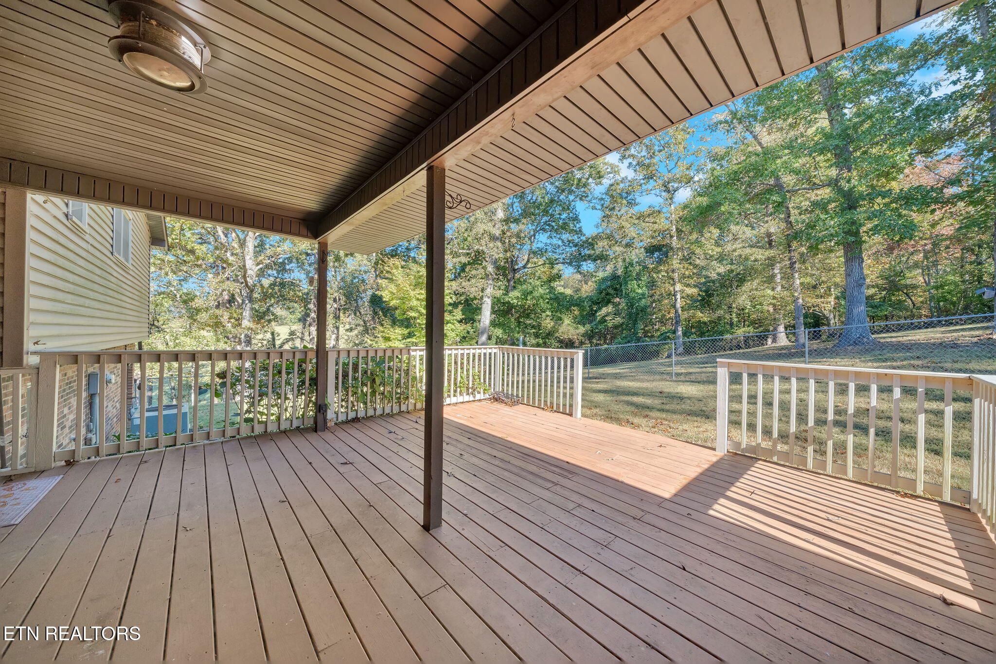 Kingston, Tennessee, 37763, United States, 3 Bedrooms Bedrooms, ,4 BathroomsBathrooms,Residential,For Sale,1964876