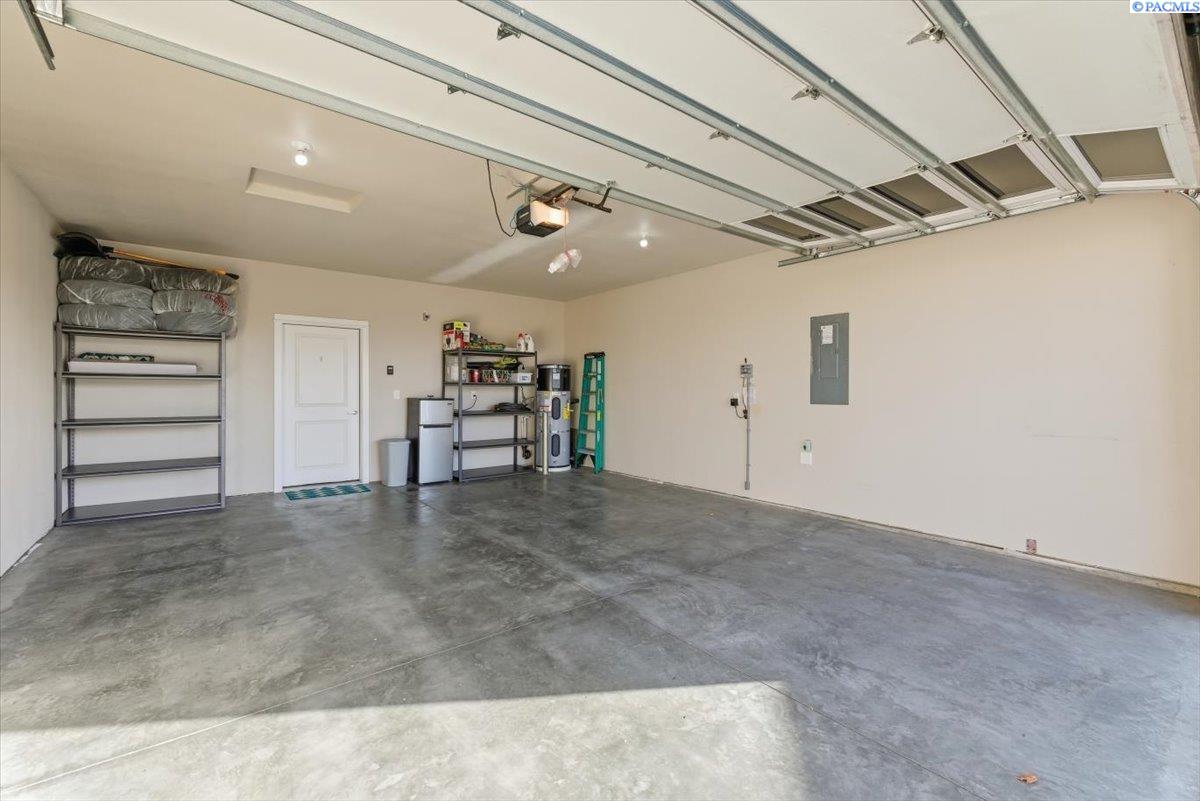 Richland, Washington, 99352, United States, 3 Bedrooms Bedrooms, ,2 BathroomsBathrooms,Residential,For Sale,1991630