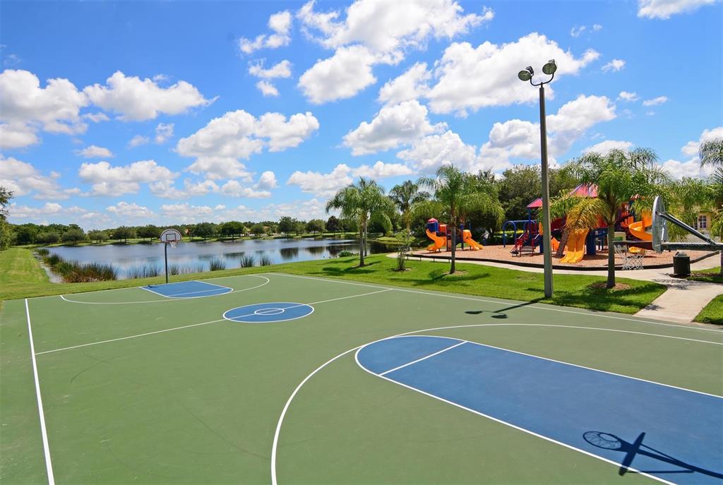 Bradenton, Florida, 34212, United States, 2 Bedrooms Bedrooms, ,2 BathroomsBathrooms,Residential,For Sale,1948137