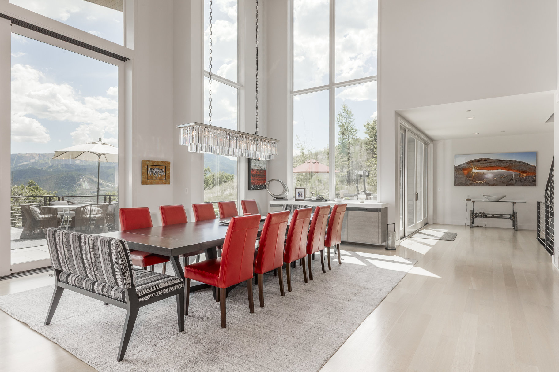  Sophisticated Mountain Design with Unmatched Views in an Elite Setting - 物件實景