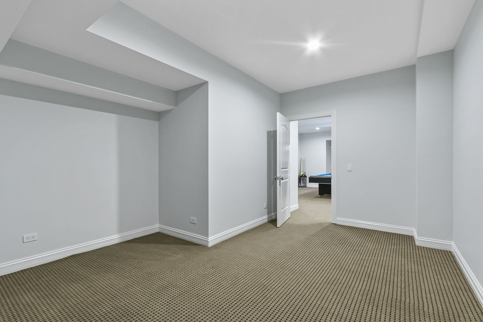 Winnetka, Illinois, 60093, United States, 6 Bedrooms Bedrooms, ,8 BathroomsBathrooms,Residential,For Sale,1991564