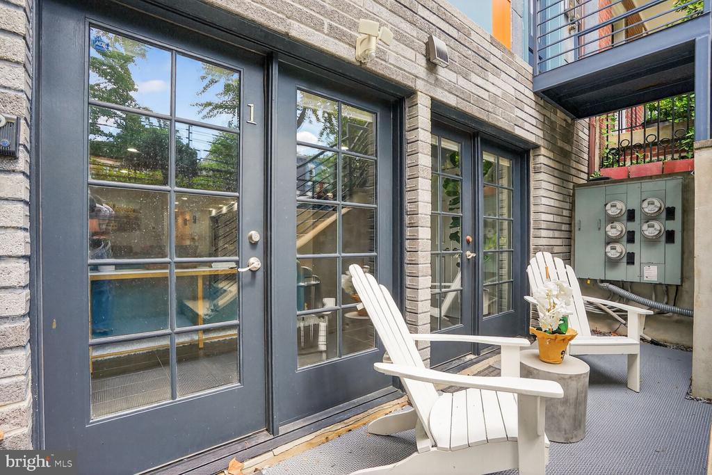 Washington, District of Columbia, 20010, United States, 2 Bedrooms Bedrooms, ,2 BathroomsBathrooms,Residential,For Sale,1975364