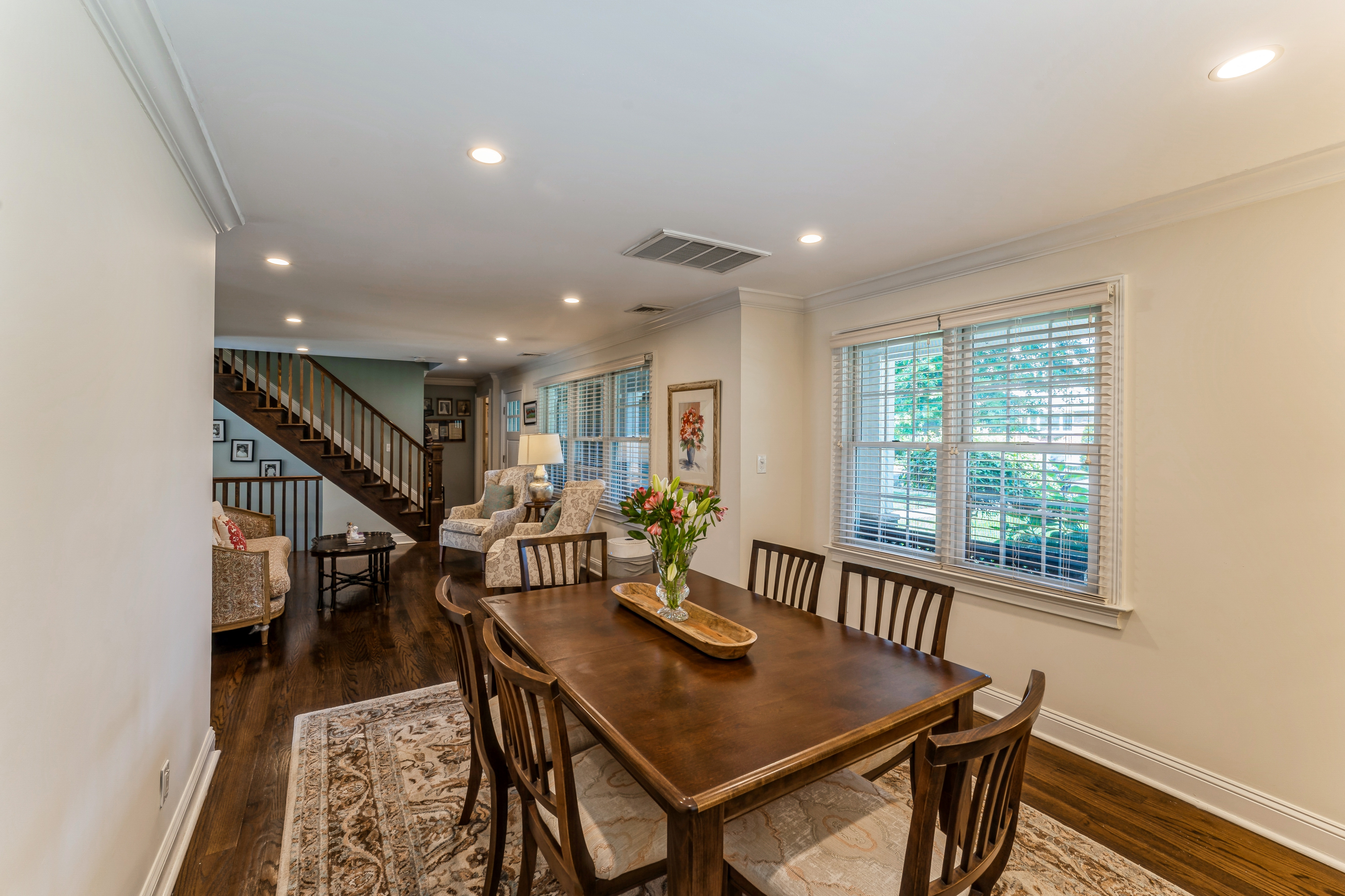 Floral Park, New York, 11001, United States, 4 Bedrooms Bedrooms, ,3 BathroomsBathrooms,Residential,For Sale,1905597