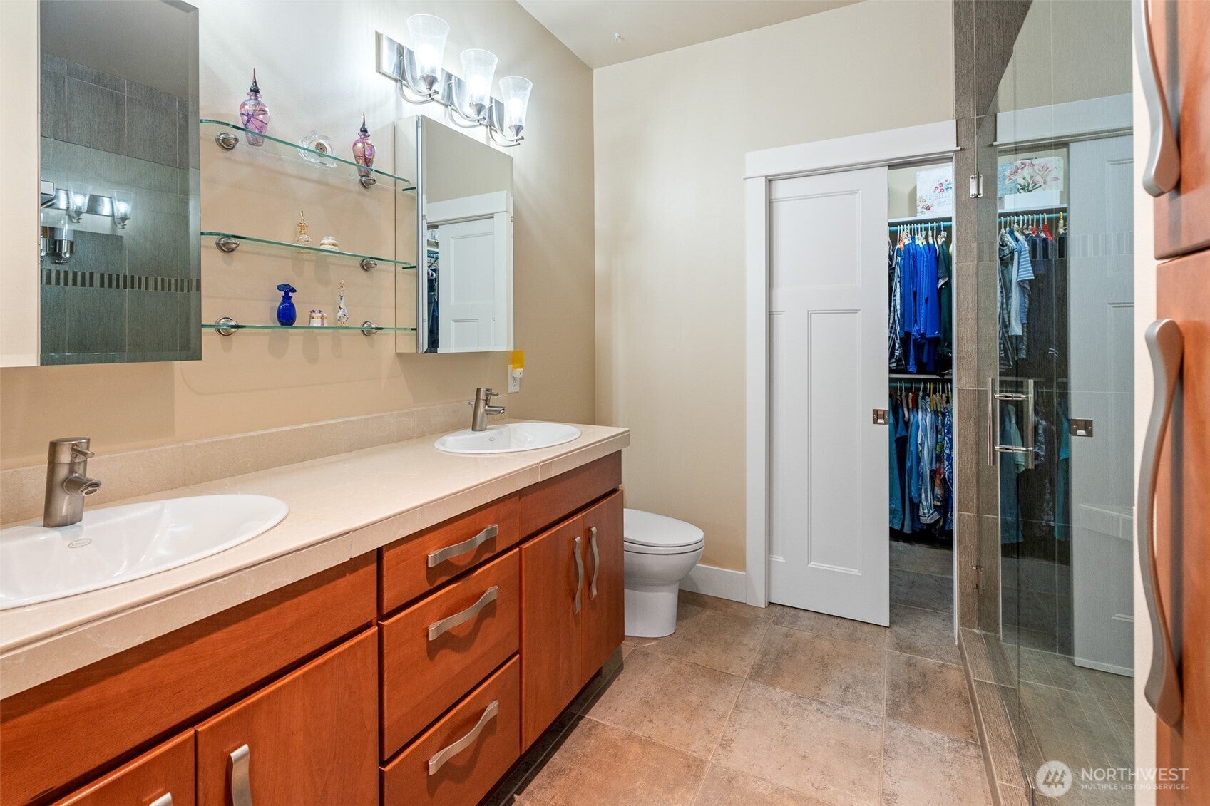 East Wenatchee, Washington, 98802, United States, 3 Bedrooms Bedrooms, ,1 BathroomBathrooms,Residential,For Sale,1934190
