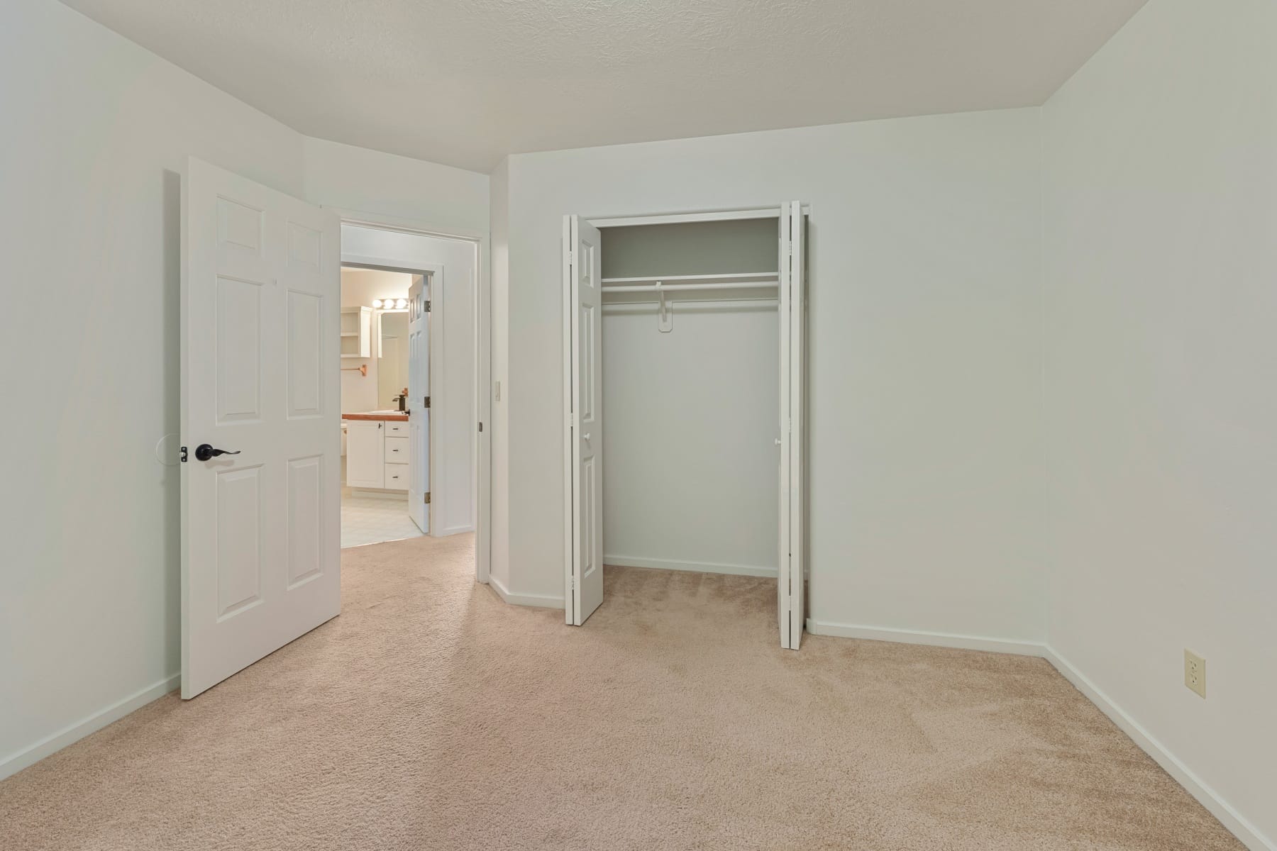  1052 NE Francis Court Bend, OR 97701 - 物件實景