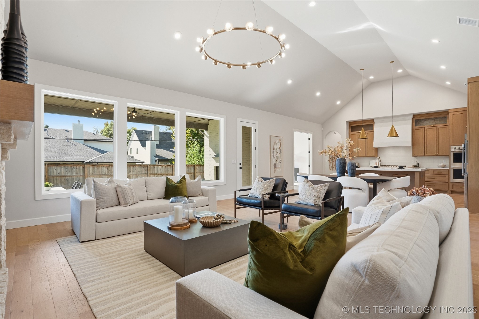 Tulsa, Oklahoma, 74114, United States, 4 Bedrooms Bedrooms, ,5 BathroomsBathrooms,Residential,For Sale,1990982