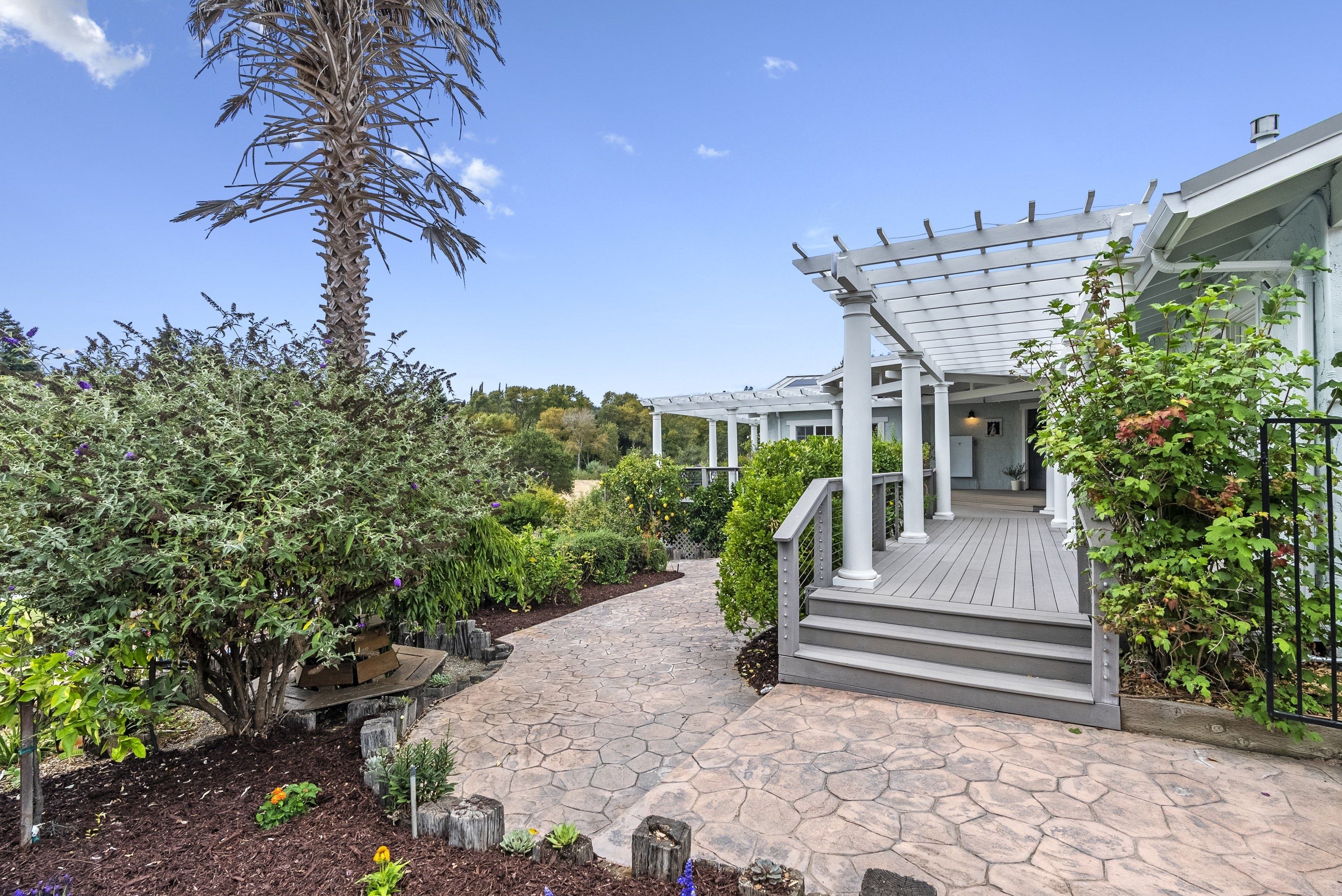  3999 Cherryvale Avenue, Soquel - 物件實景
