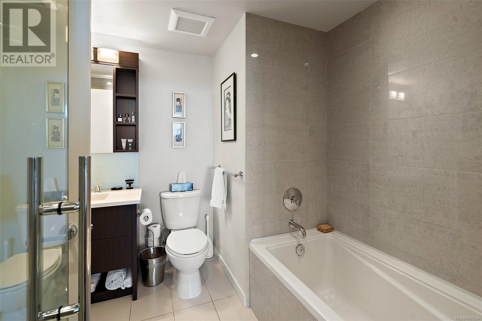 VICTORIA, British Columbia, V8W 1C7, CA, 1 Bedroom Bedrooms, ,1 BathroomBathrooms,Residential,For Sale,1895937