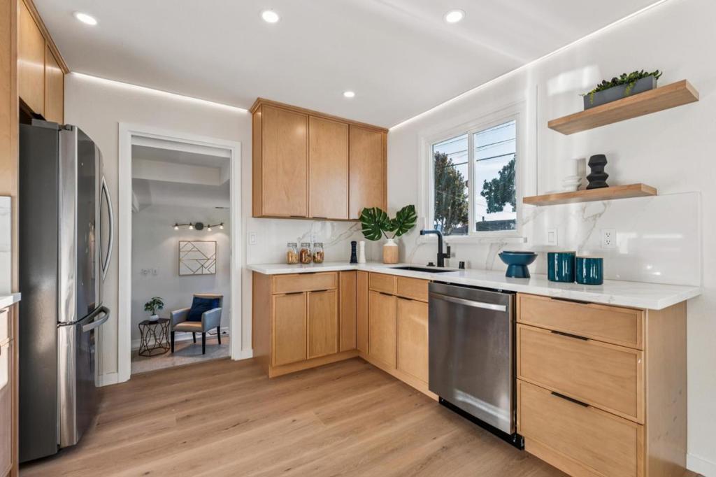 San Leandro, California, 94577, United States, 3 Bedrooms Bedrooms, ,2 BathroomsBathrooms,Residential,For Sale,2008964