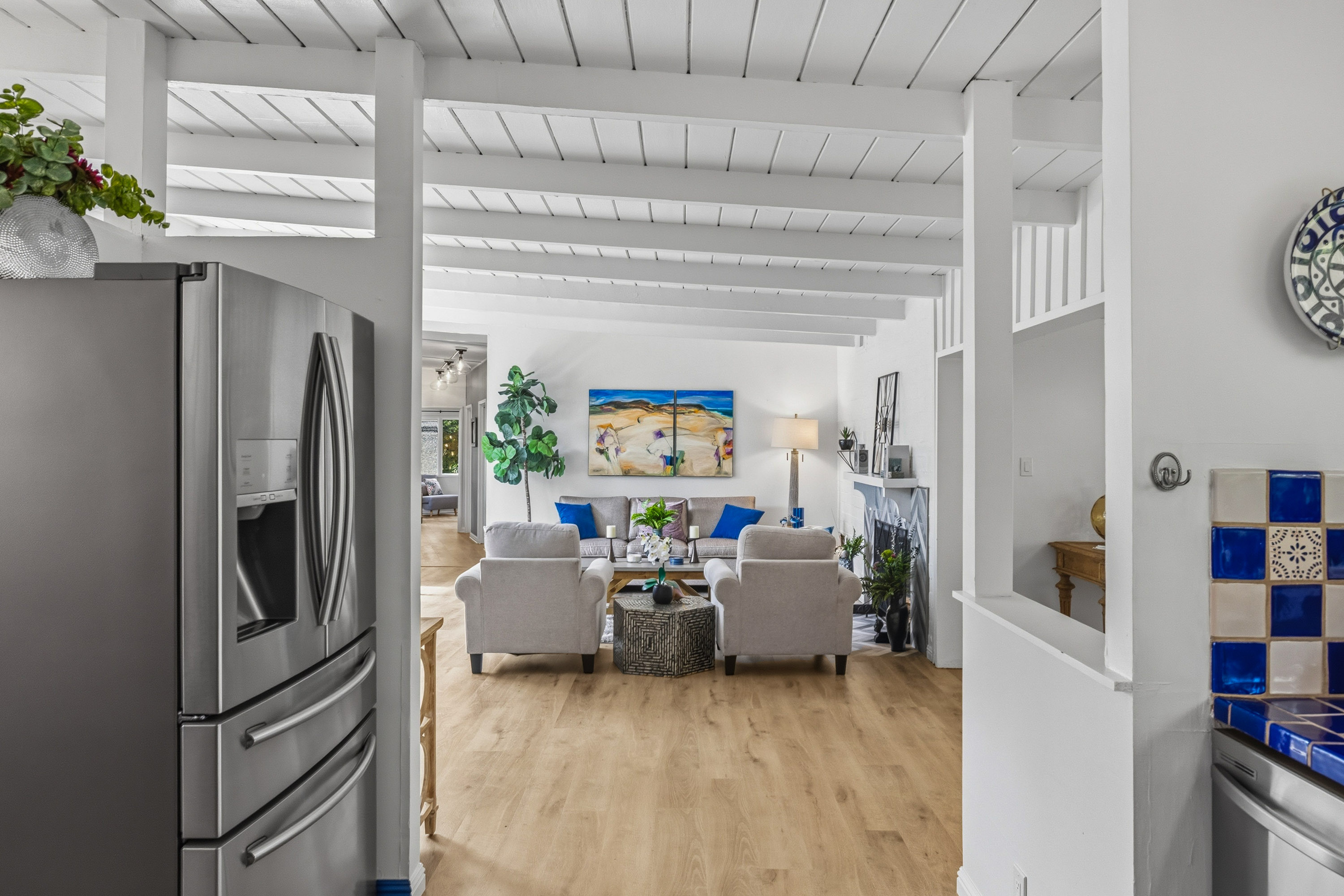  4058 El Bosque Drive - 物件實景