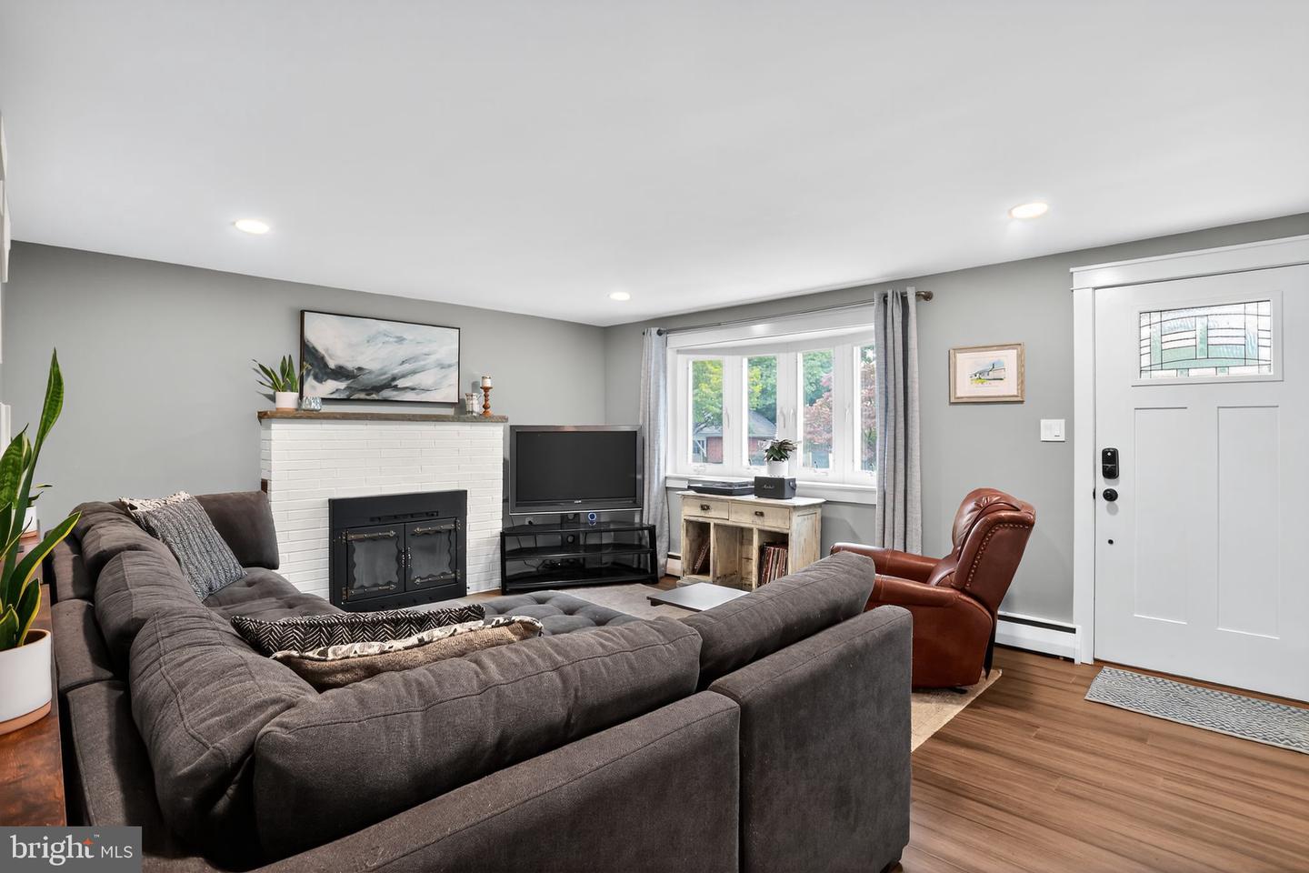 North Wales, Pennsylvania, 19454, United States, 3 Bedrooms Bedrooms, ,2 BathroomsBathrooms,Residential,For Sale,1958103