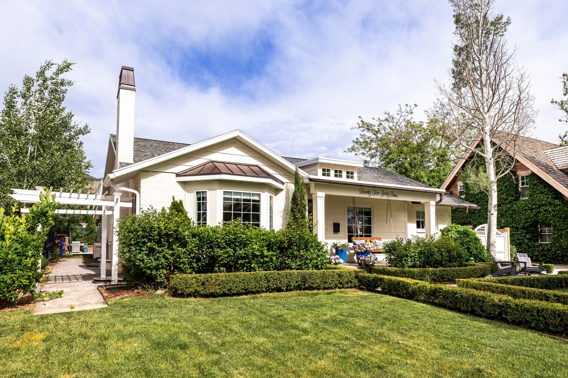  Renovated Country Club Home Designed for Entertaining and Everyday Living - 物件實景