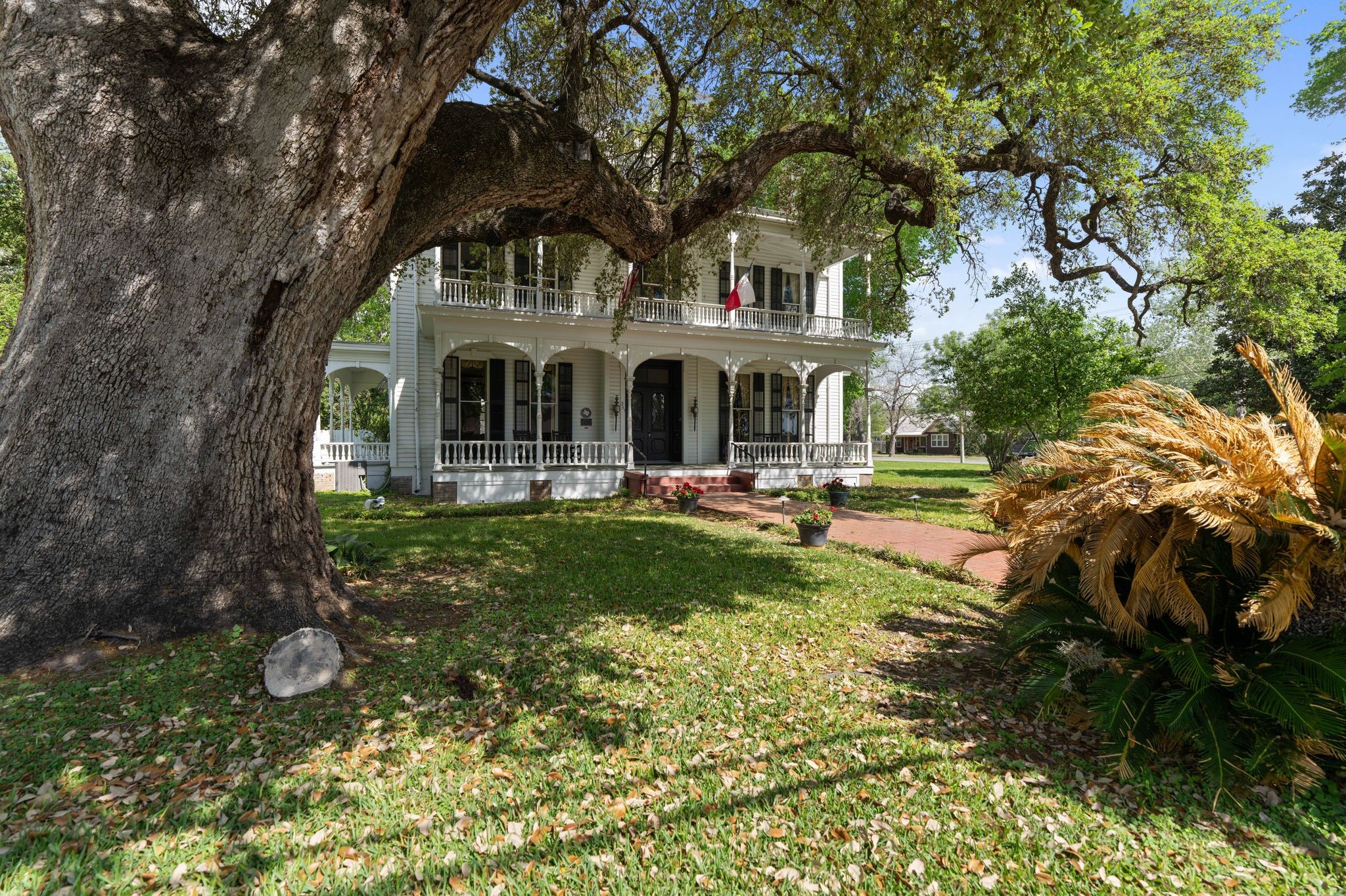  351 E Colorado Street, La Grange, TX, 78945 - 物件實景