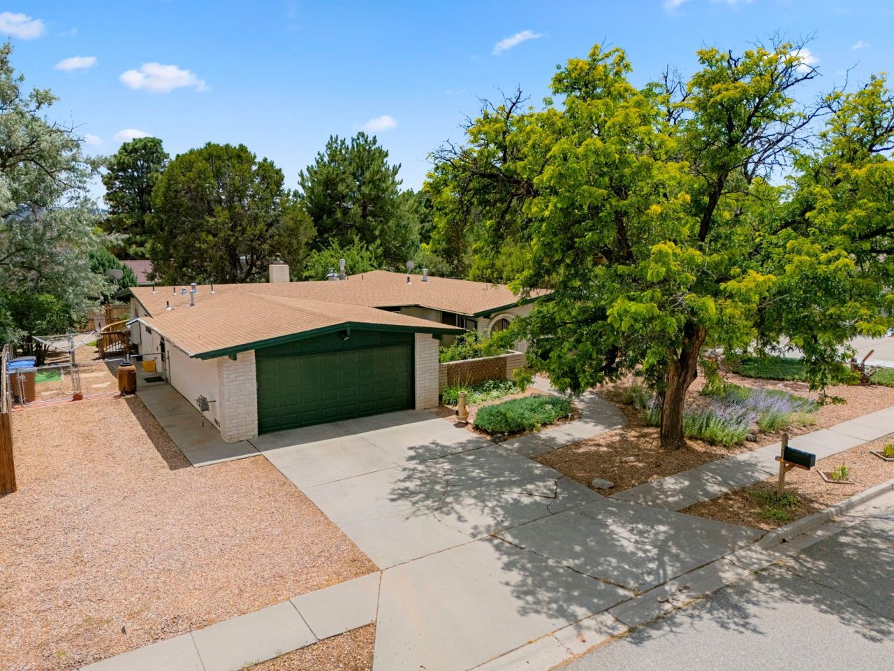 White Rock, New Mexico, 87547, United States, 4 Bedrooms Bedrooms, ,3 BathroomsBathrooms,Residential,For Sale,1906600
