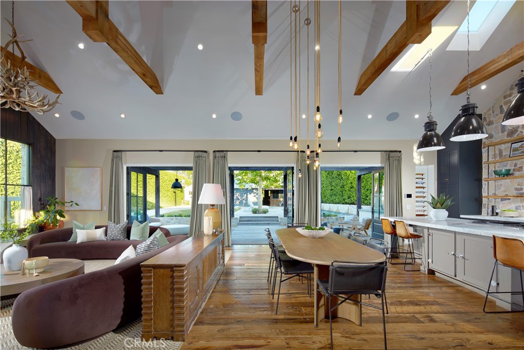 Newport Beach, California, 92660, United States, 4 Bedrooms Bedrooms, ,3 BathroomsBathrooms,Residential,For Sale,1927269