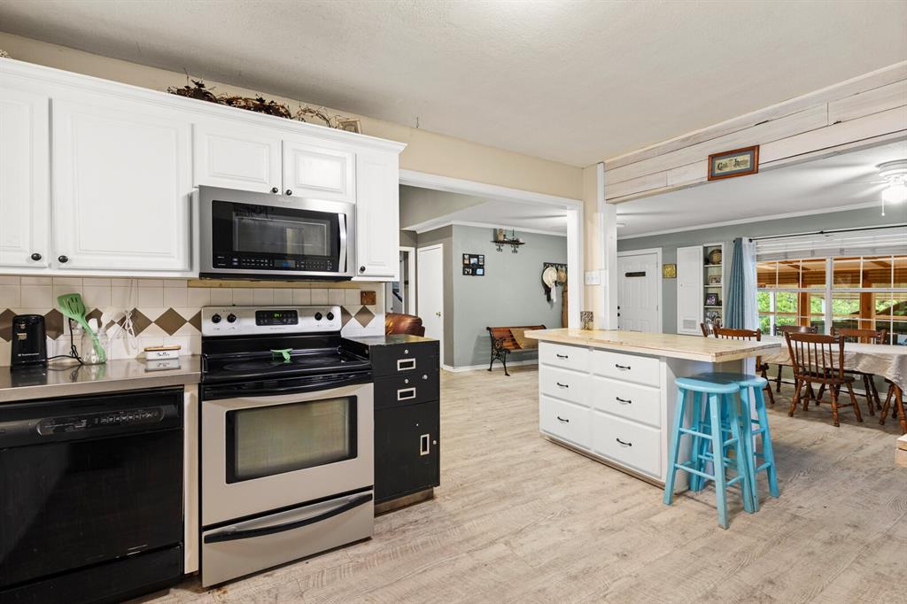 China Spring, Texas, 76633, United States, 3 Bedrooms Bedrooms, ,2 BathroomsBathrooms,Residential,For Sale,1986064