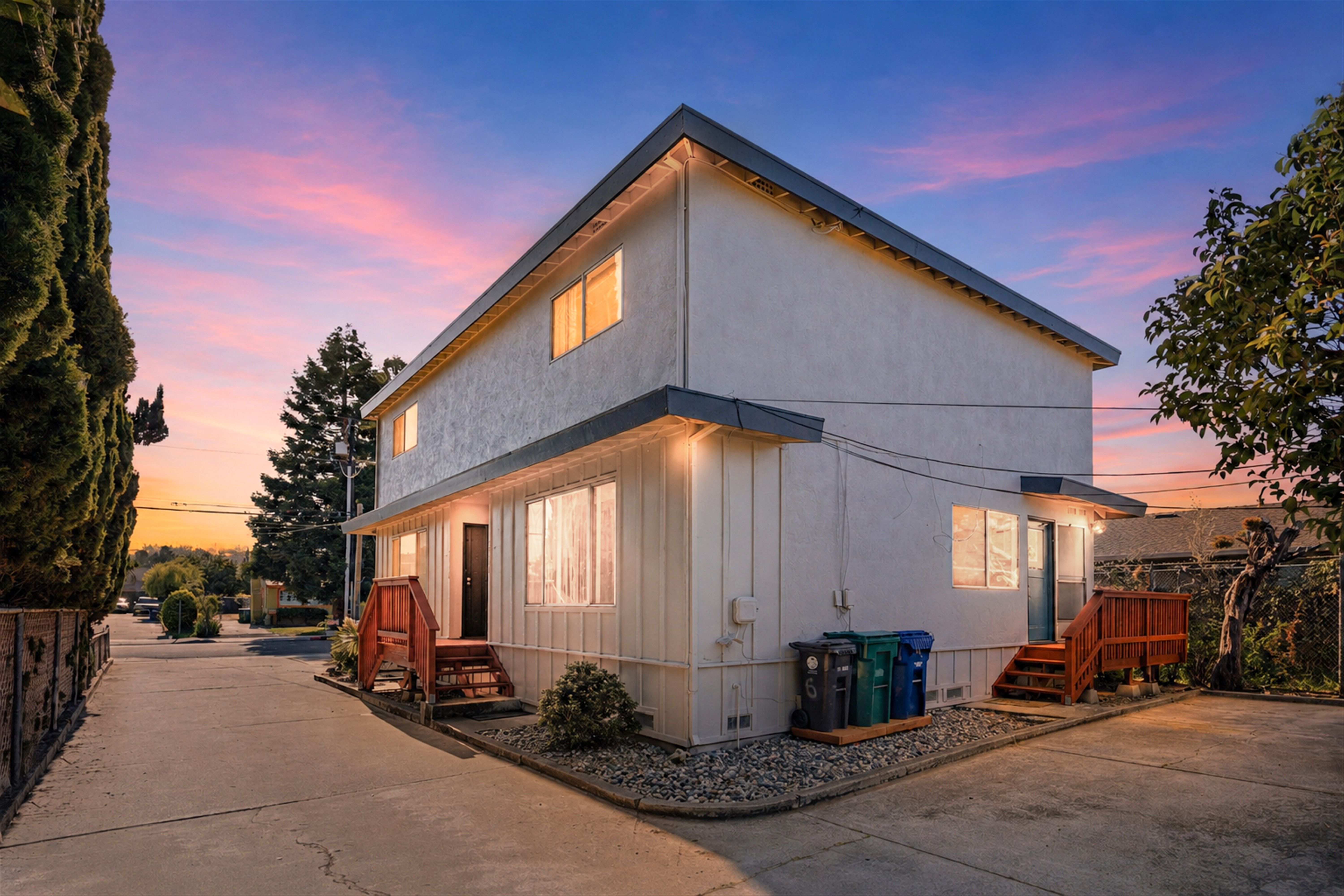  Rare Castro Valley Triplex Opportunity with Vacant Unit - 物件實景