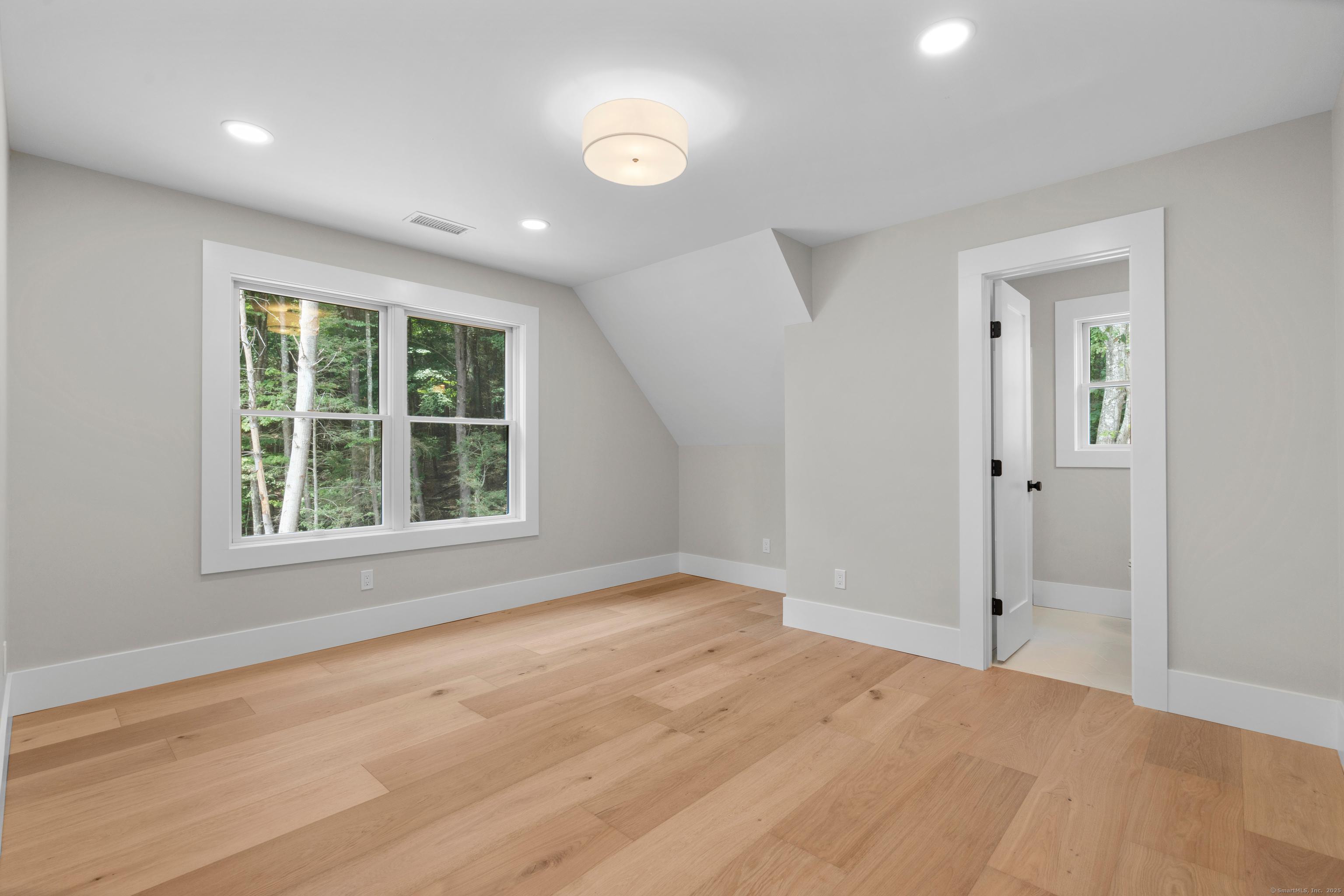 Avon, Connecticut, 06001, United States, 4 Bedrooms Bedrooms, ,4 BathroomsBathrooms,Residential,For Sale,1941294