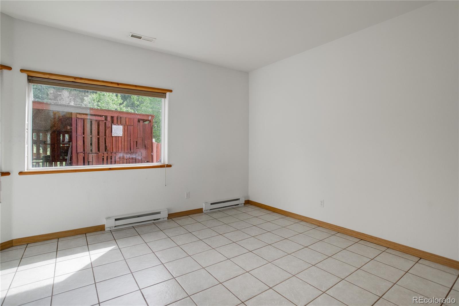 Littleton, Colorado, 80127, United States, 3 Bedrooms Bedrooms, ,2 BathroomsBathrooms,Residential,For Sale,1846692
