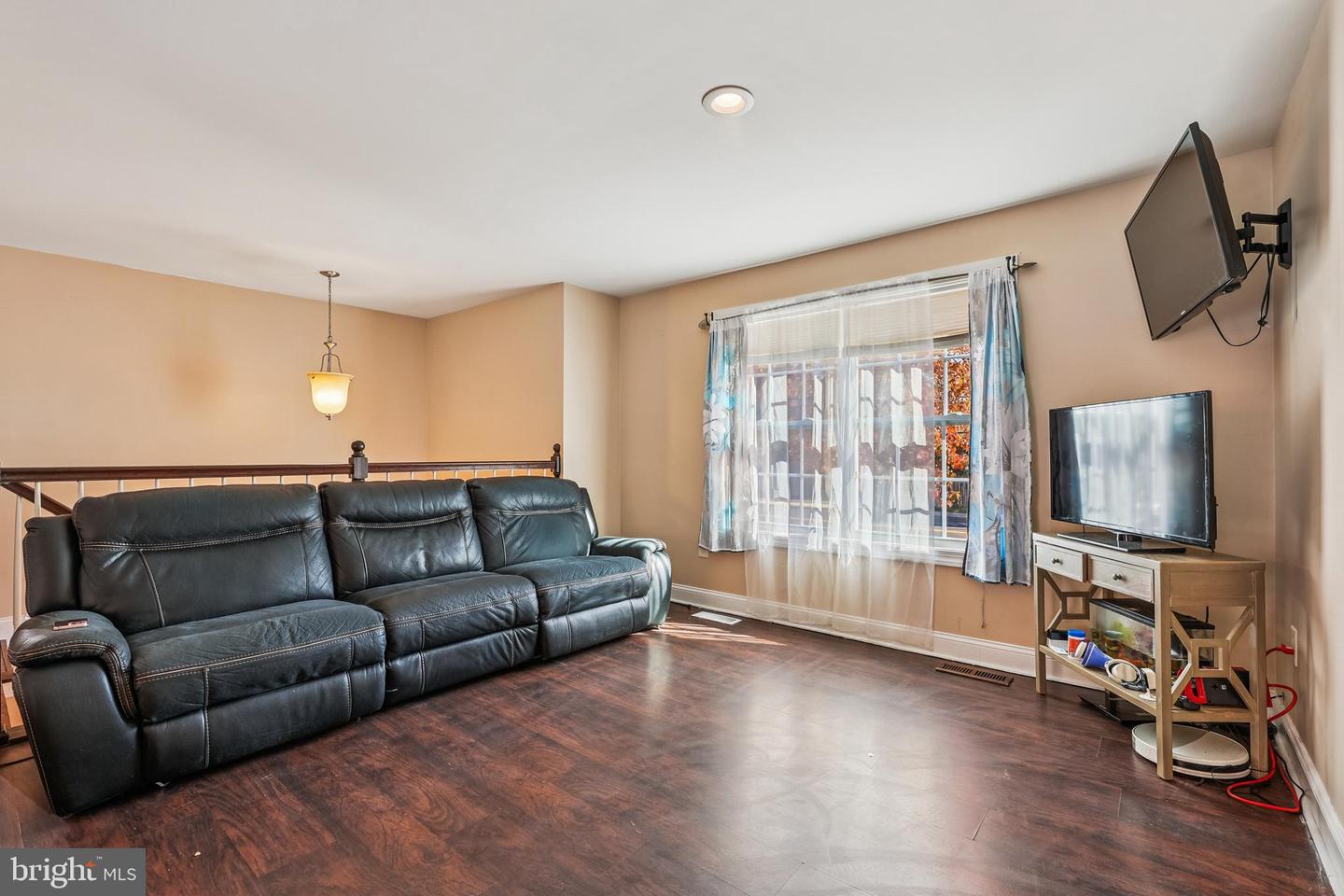 Temple Hills, Maryland, 20748, United States, 5 Bedrooms Bedrooms, ,3 BathroomsBathrooms,Residential,For Sale,1988025