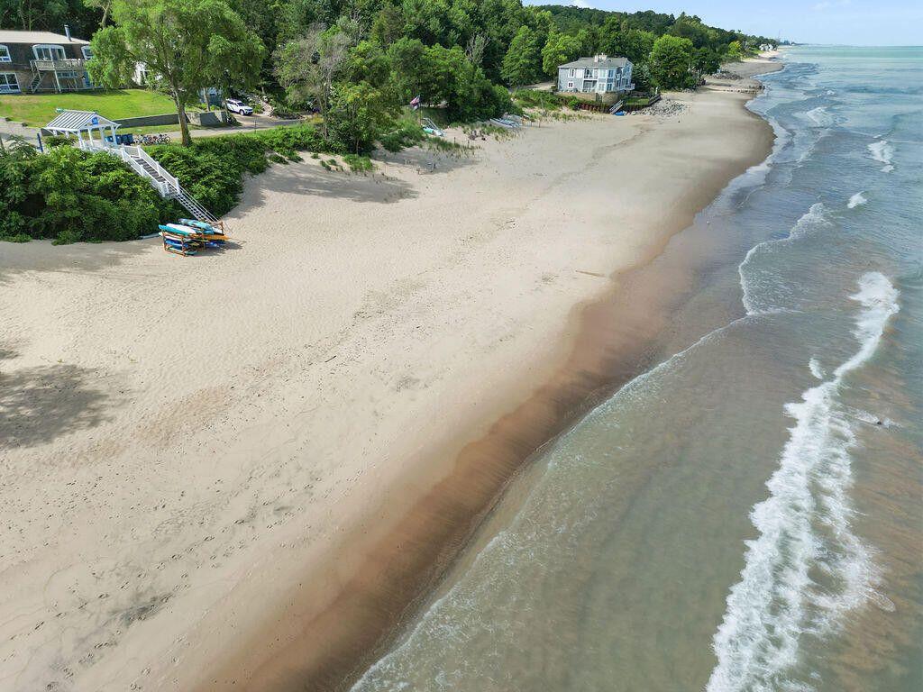 Michiana Shores, Indiana, 46360, United States, 1 Bedroom Bedrooms, ,Residential,For Sale,1933076