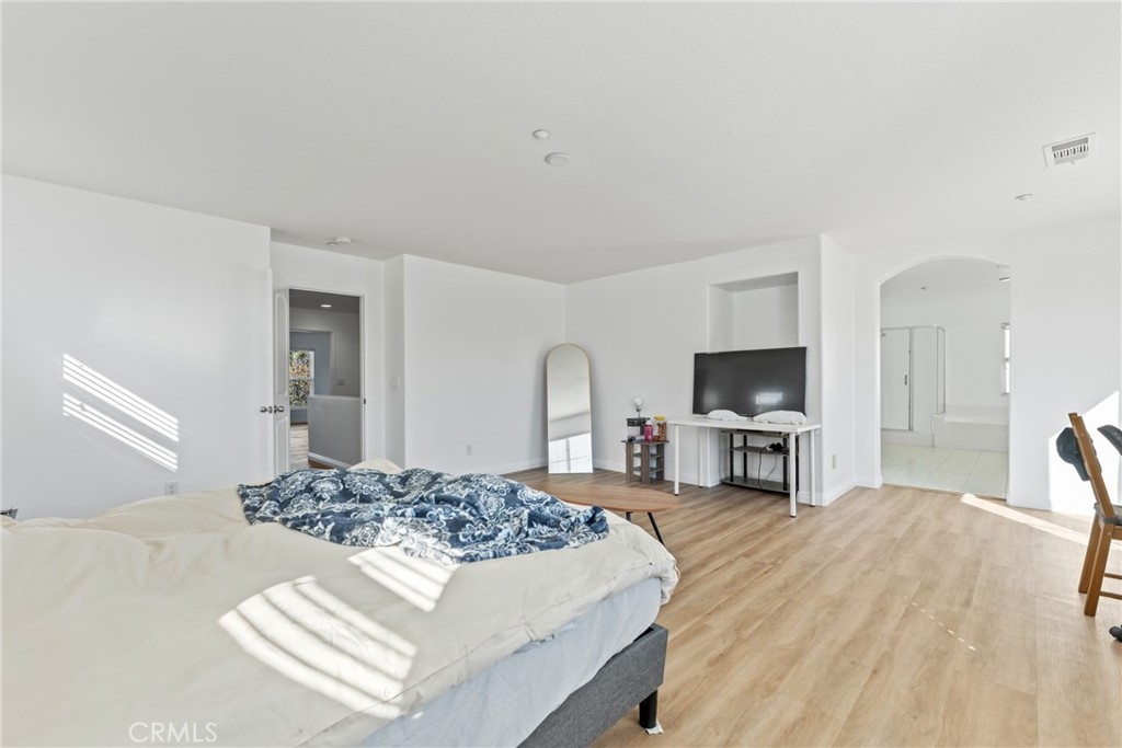 Riverside, California, 92501, United States, 5 Bedrooms Bedrooms, ,3 BathroomsBathrooms,Residential,For Sale,2003384