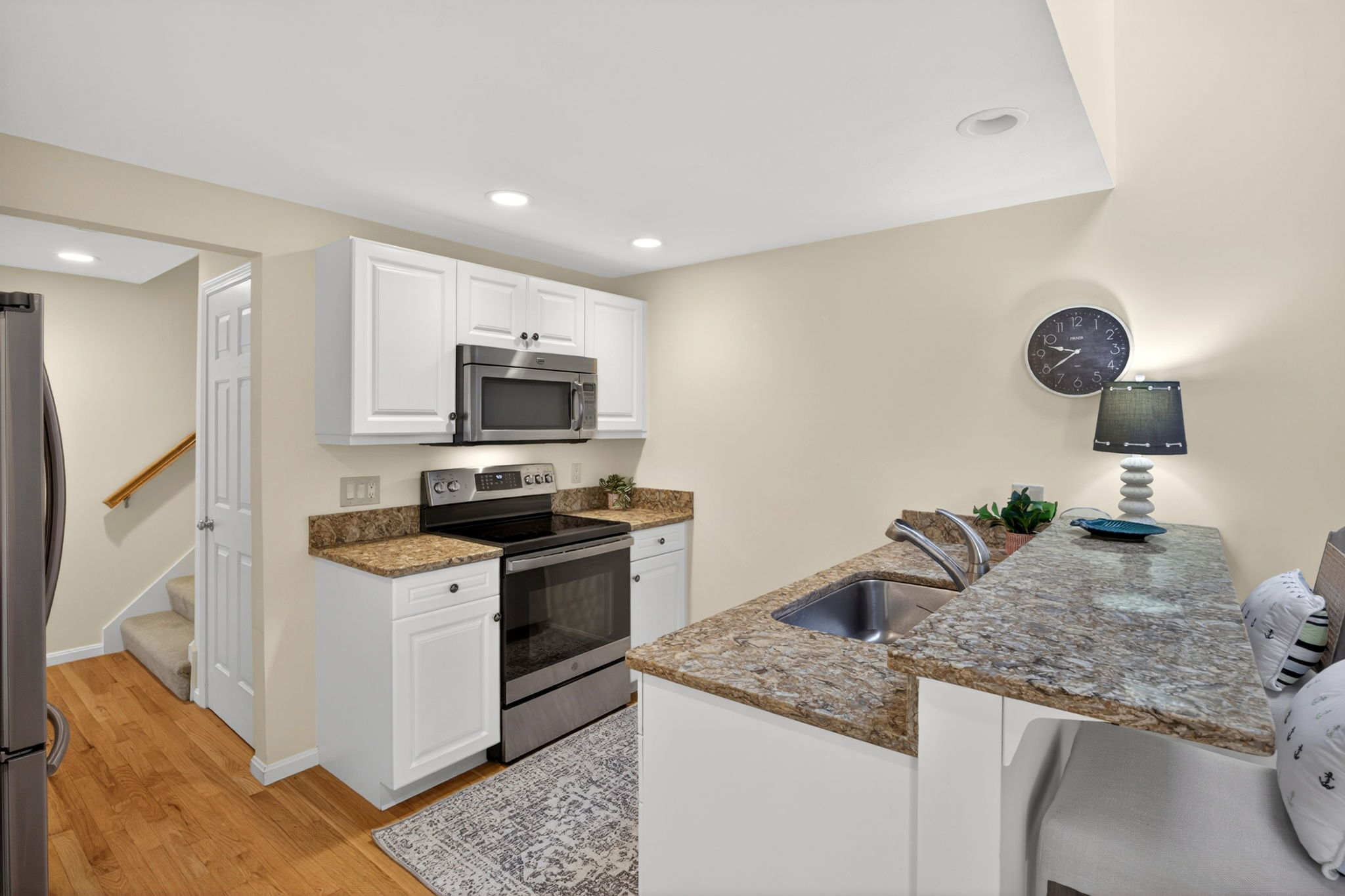  24 W Woods Circle, Yarmouth Port, MA, 02675 - 物件實景