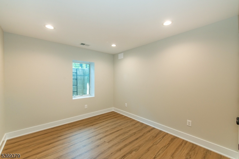 Essex Fells Twp., New Jersey, 07021, United States, 4 Bedrooms Bedrooms, ,4 BathroomsBathrooms,Residential,For Sale,1885303