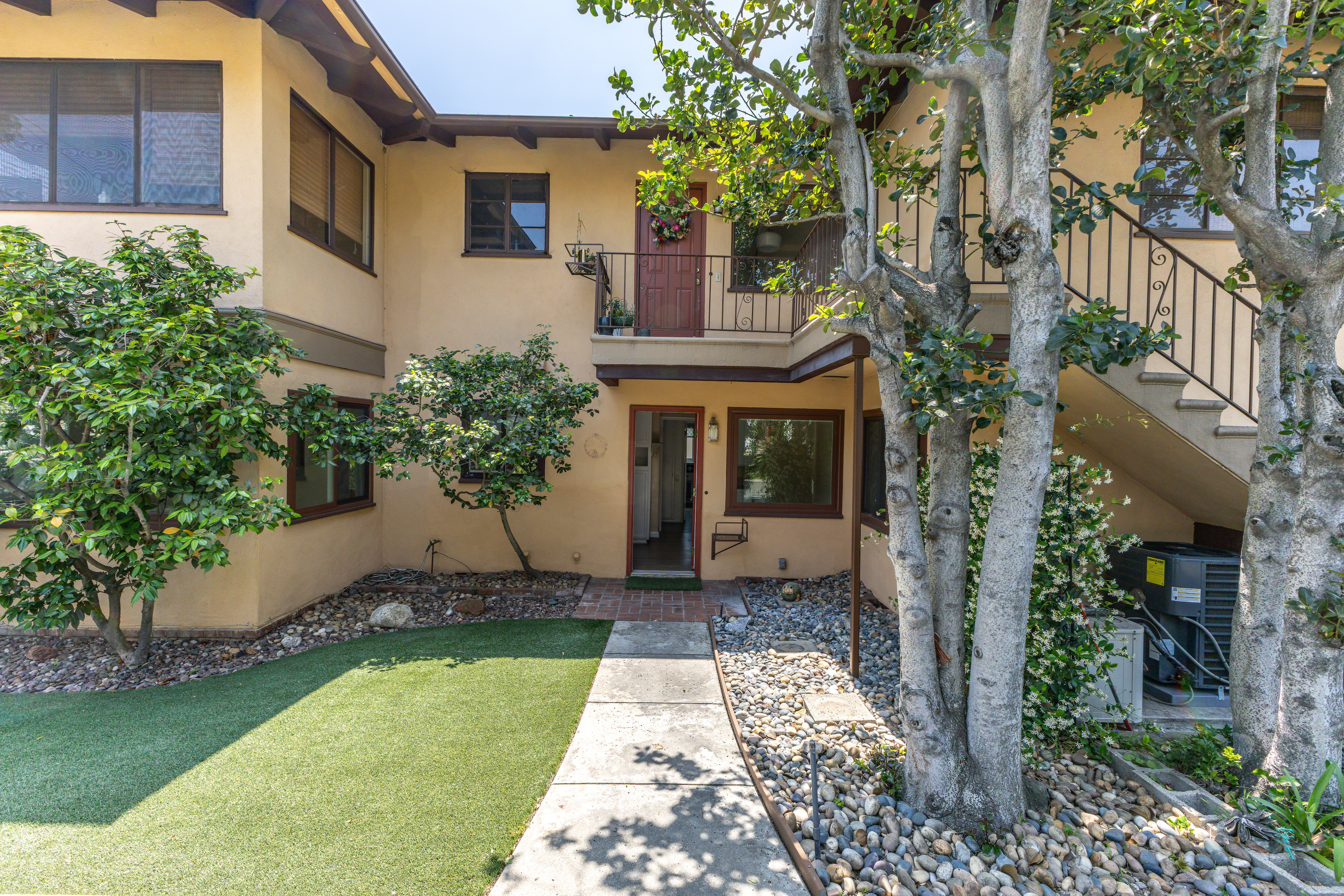  2391 El Molino Ave - 物件實景