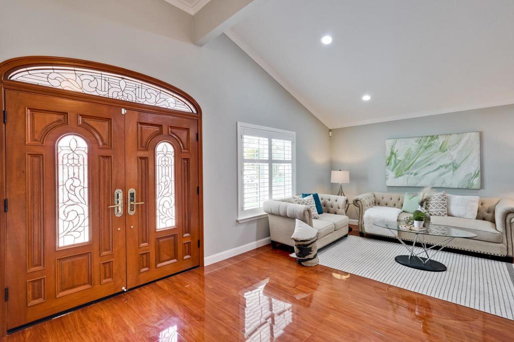 Union City, California, 94587, United States, 4 Bedrooms Bedrooms, ,3 BathroomsBathrooms,Residential,For Sale,1978572