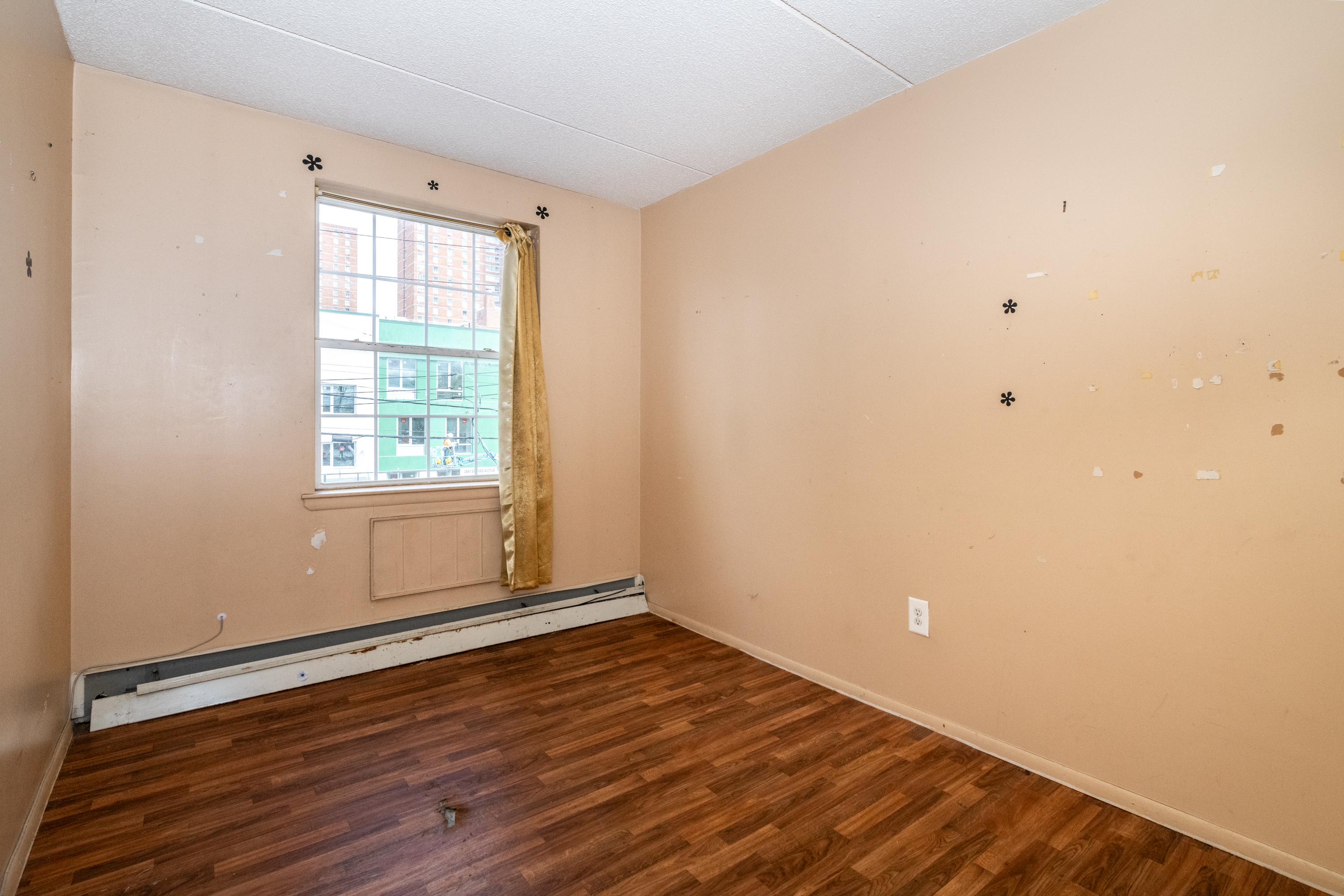 Bronx, New York, 10743, United States, 5 Bedrooms Bedrooms, ,3 BathroomsBathrooms,Residential,For Sale,1823007