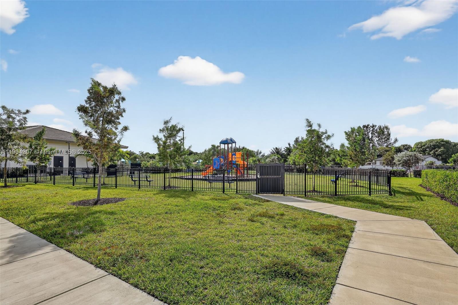 Miami, Florida, 33167, United States, 4 Bedrooms Bedrooms, ,3 BathroomsBathrooms,Residential,For Sale,1987738