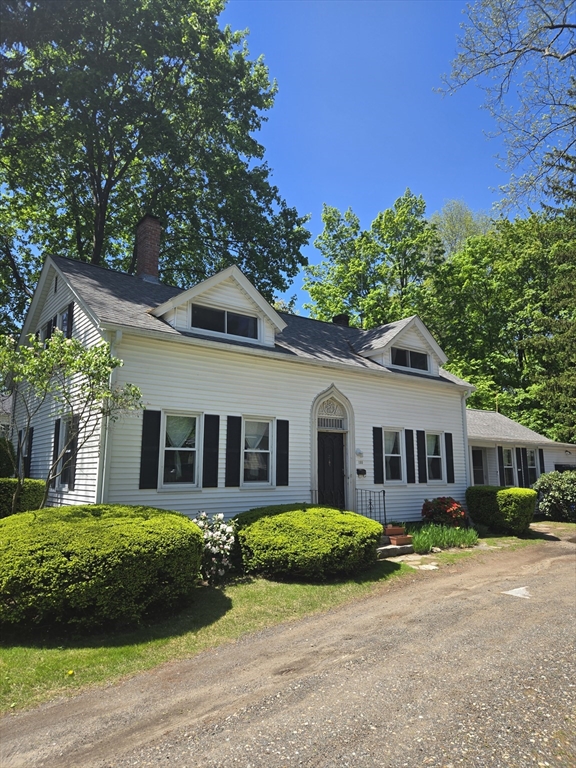 Amherst, Massachusetts, 01002, United States, 5 Bedrooms Bedrooms, ,2 BathroomsBathrooms,Residential,For Sale,1979386