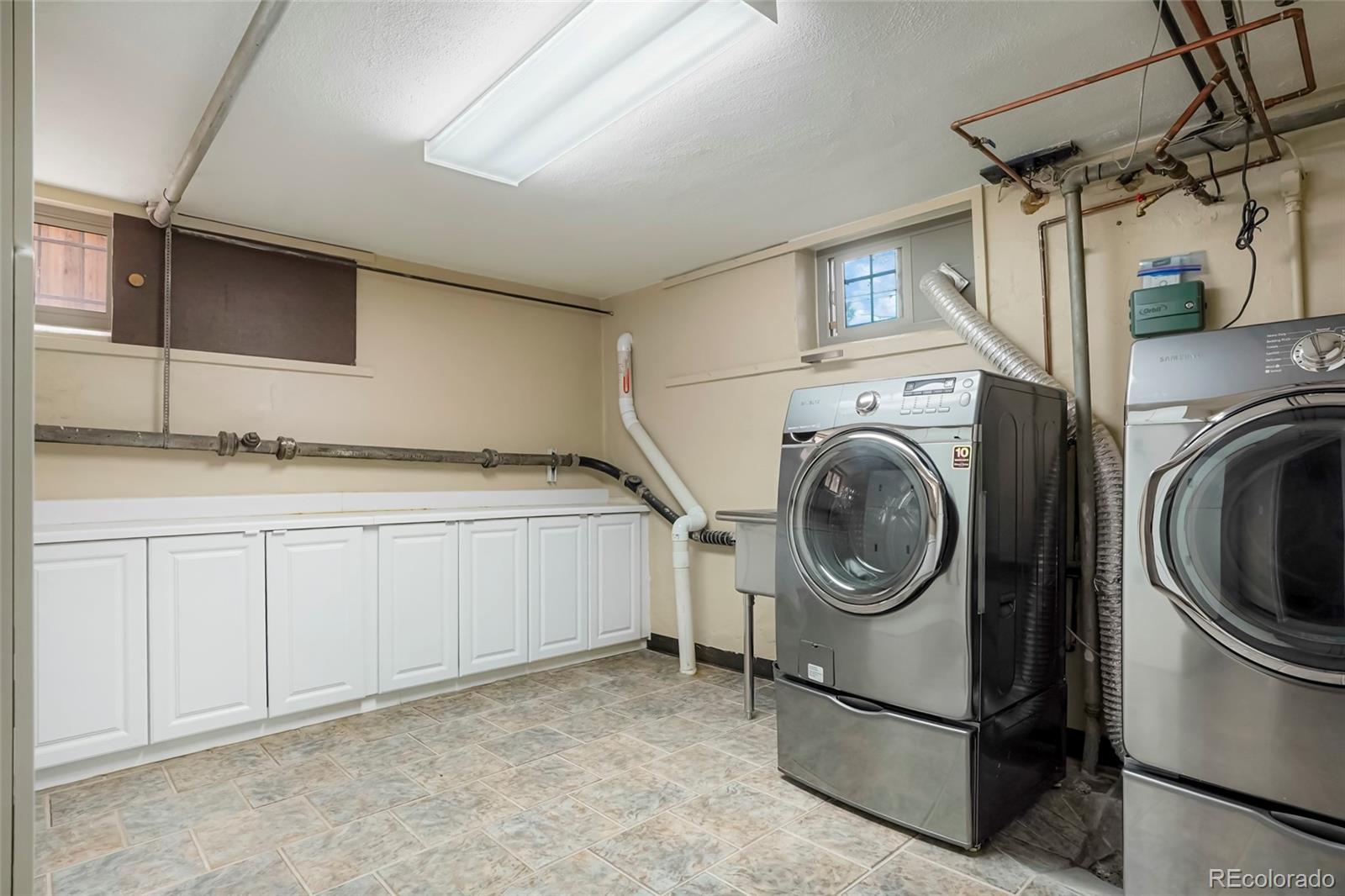 Denver, Colorado, 80207, United States, 3 Bedrooms Bedrooms, ,1 BathroomBathrooms,Residential,For Sale,1982969