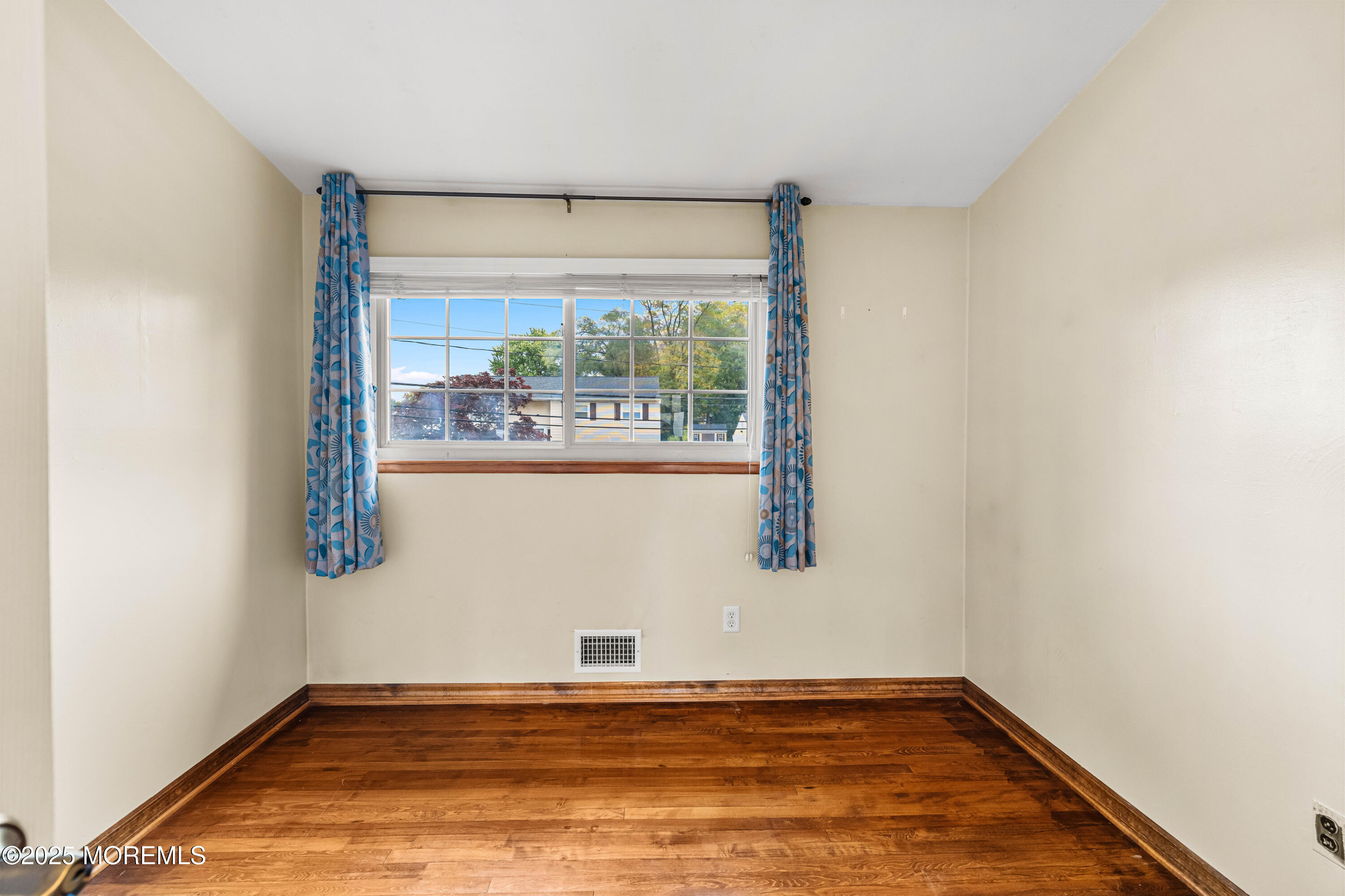 Old Bridge, New Jersey, 08857, United States, 4 Bedrooms Bedrooms, ,2 BathroomsBathrooms,Residential,For Sale,1984027